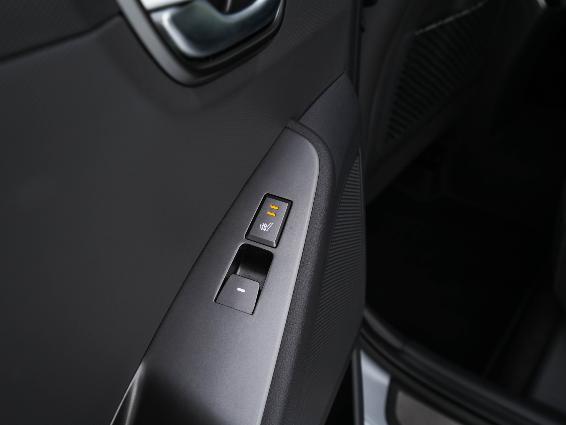 Hyundai IONIQ Premium EV 38 kWh {SOH-100%} Aut *HEATPUMP | LEATHER | FULL-LED | ADAPTIVE-CRUISE | KEYLESS | NAVI-FULLMAP | DAB | CAMERA | MEMORY-PACK | DIGI-COCKPIT | HEATED/VENTILATED-SEATS | CCS- FASTLOADER | PRIVACY-GLASS |