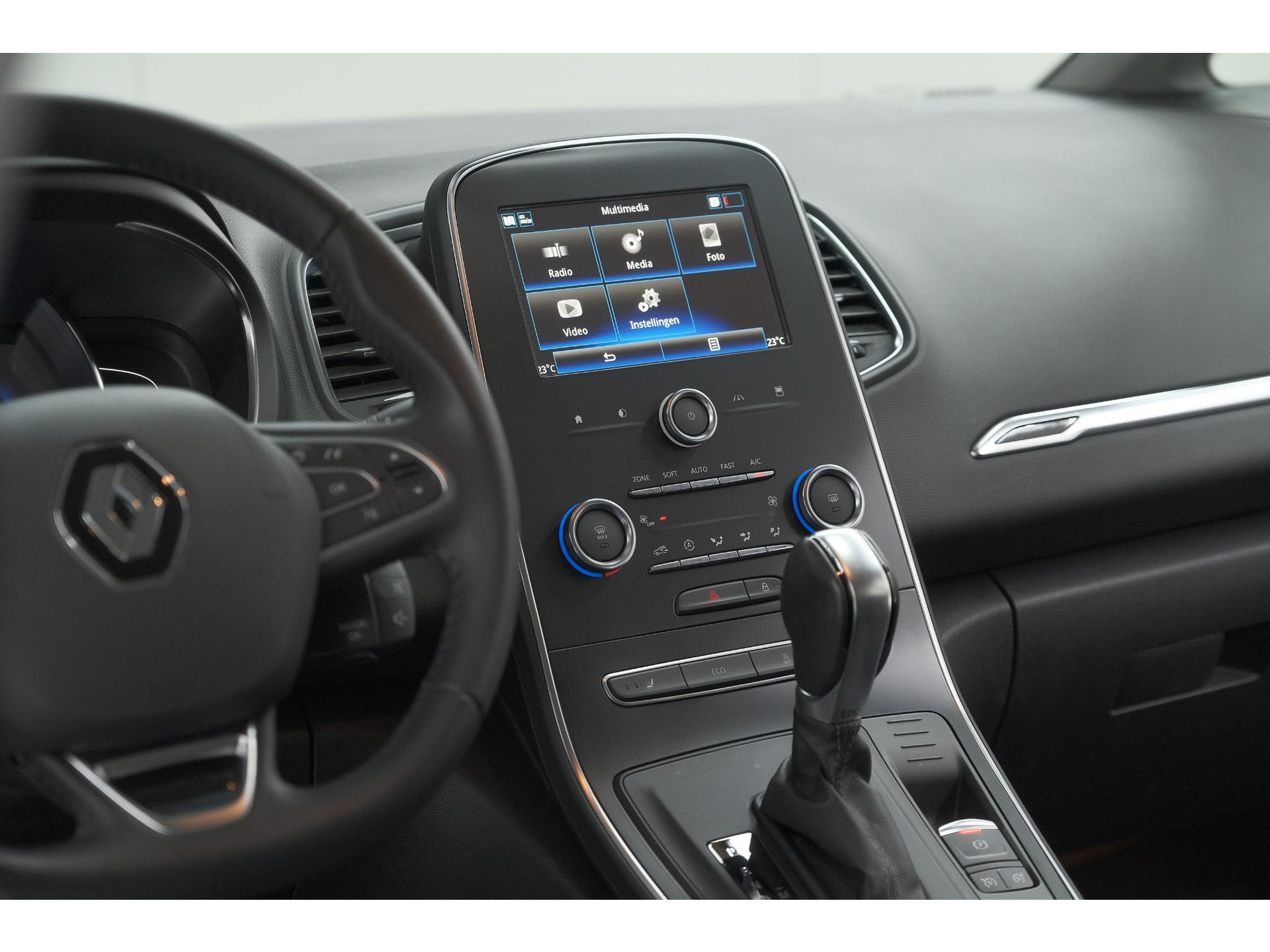 Renault Scénic TCe 140 EDC Limited | Camera | Stoelverwarming | Navigatie | Apple Carplay