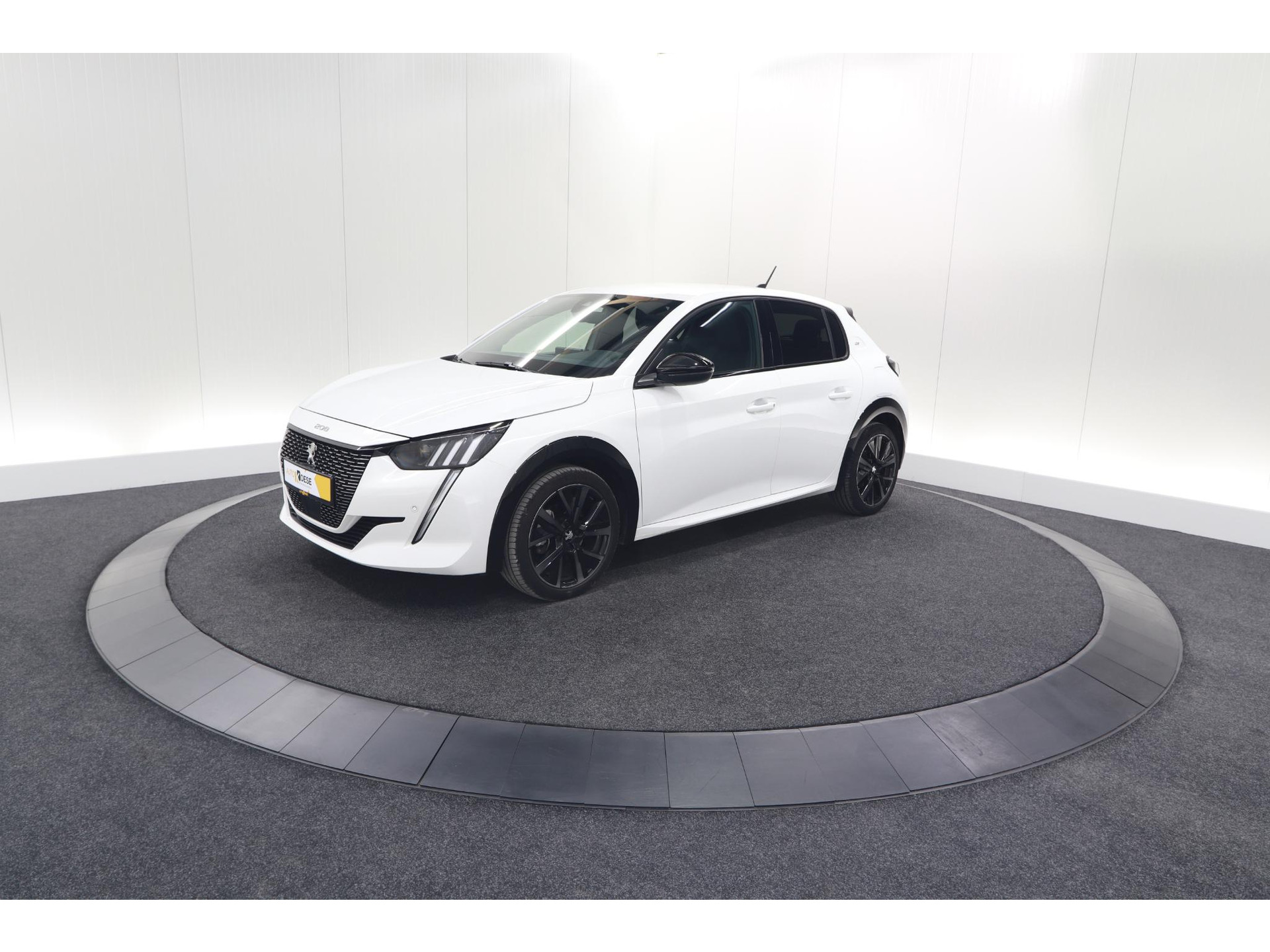 Peugeot 208 PureTech 100 GT | Camera | Navigatie | Sfeerverlichting | Apple Carplay | Parkeersensoren