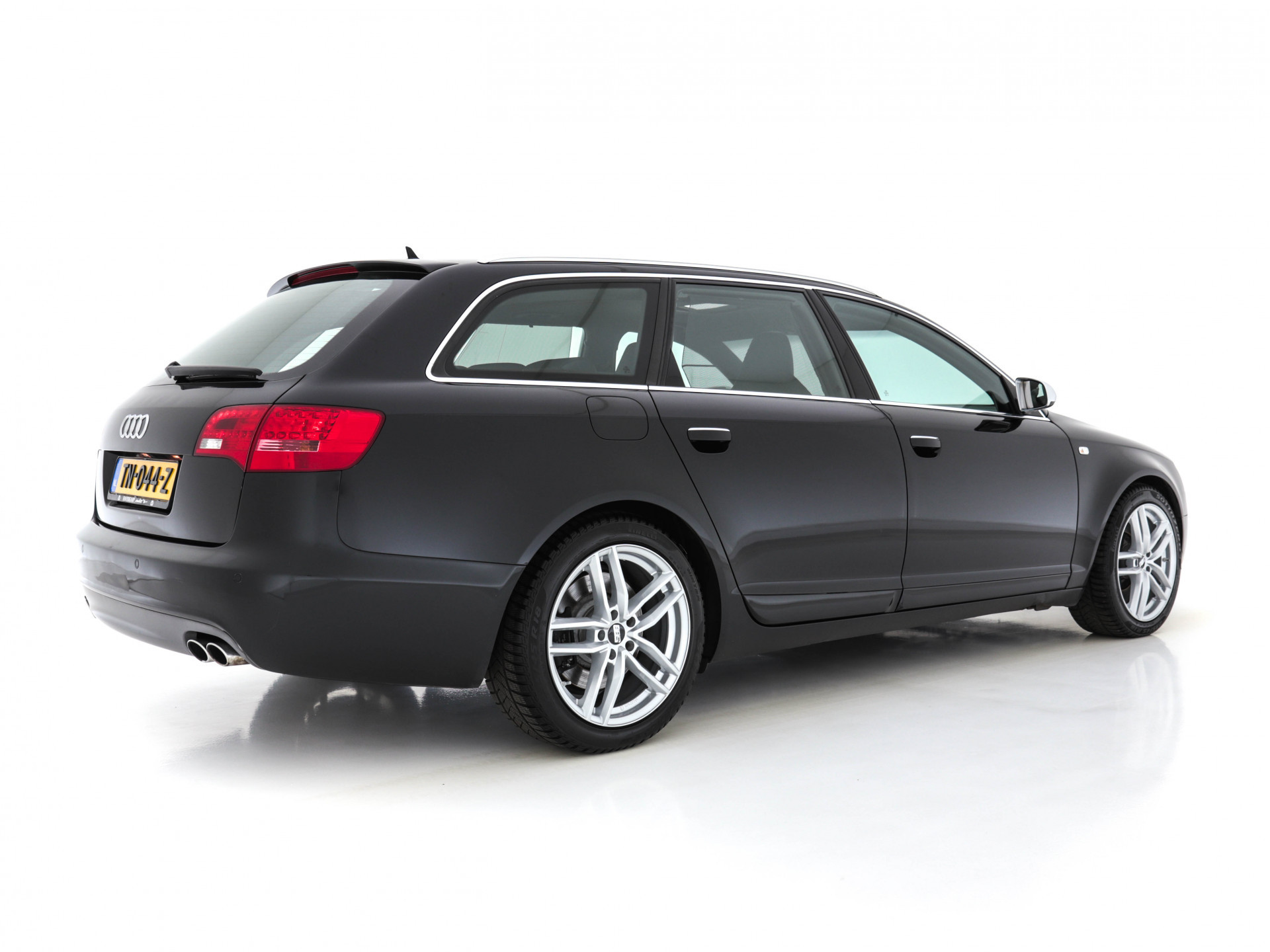 Audi S6 Avant S6 5.2 FSI Quattro [⚠️] Aut. *PANO | LEATHER | XENON-PLUS | NAVI-FULLMAP | SPORT-SEATS | BOSE-SURROUND | ECC | DECOR-CARBON | PDC | HEATED-SPORTSEATS | SHIFT-PADDLES |  CRUISE | 18"ALU*
