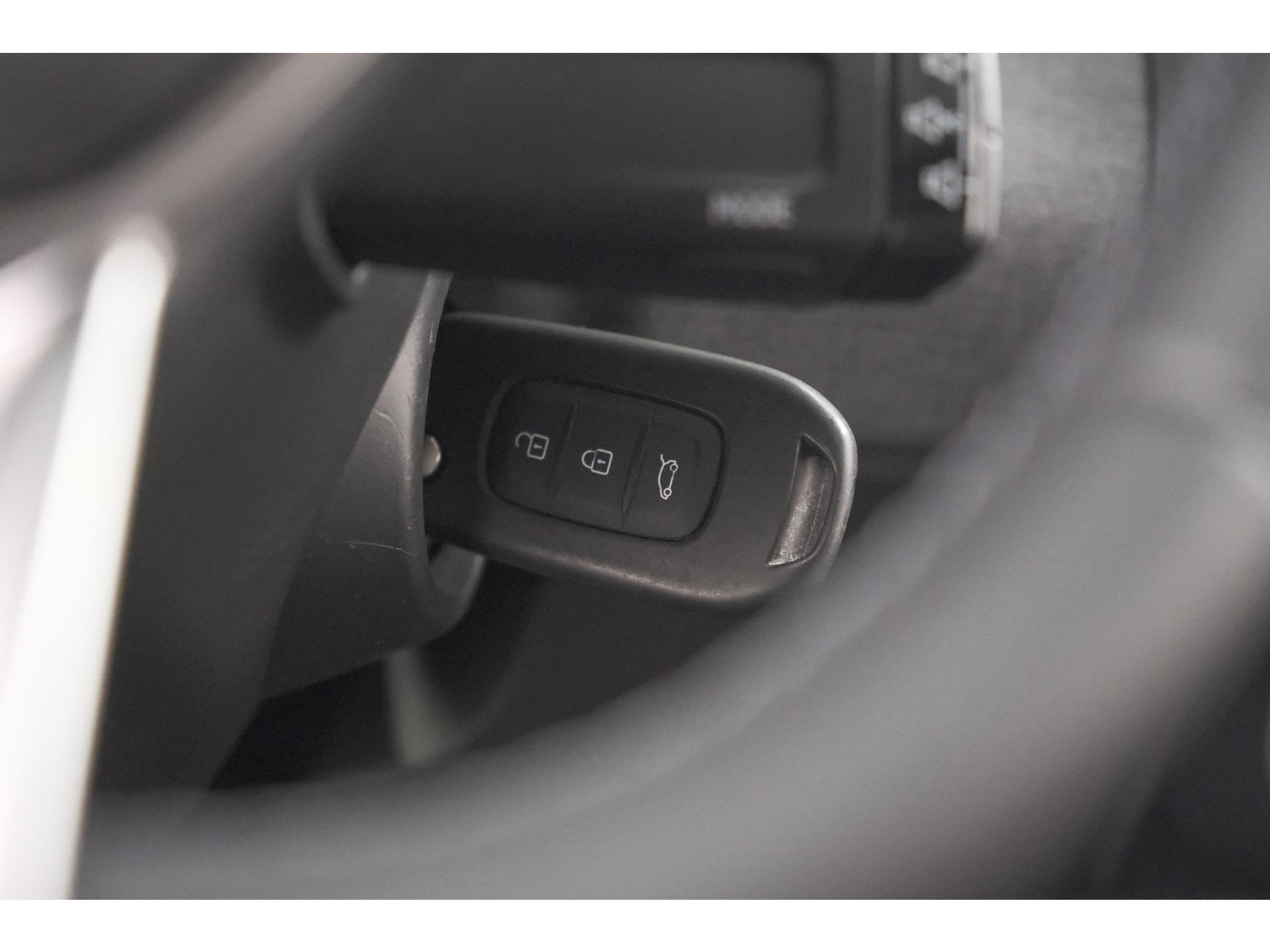 Renault Clio 1.6 E-Tech Full Hybrid 145 Evolution | Apple Carplay | Parkeersensoren | LED | Cruise Control