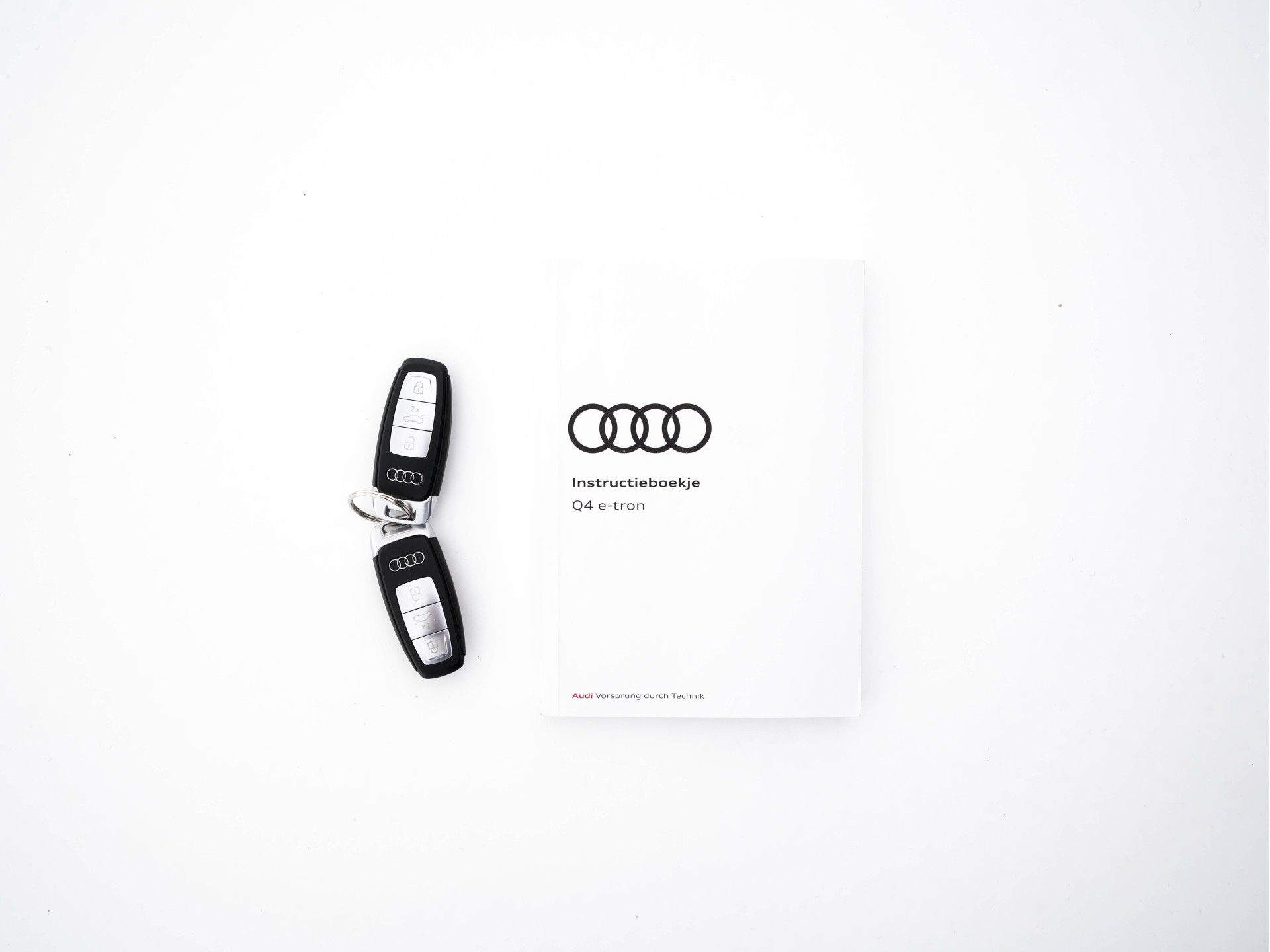 Audi Q4 Sportback e-tron 40 S-Line Edition 77 kWh [ 3-Fase ] {SOH-92%} (INCL-BTW) *HEAT-PUMP | LEATHER-FABRIC | MATRIX-LED | ADAPTIVE-CRUISE | AMBIENT-LIGHT | DIGI-COCKPIT | AUDI-SOUND | DAB+ | KEYLESS | SHIFT-PADDLES | CAMERA | HEATED-SPORTSEATS | 20''AL