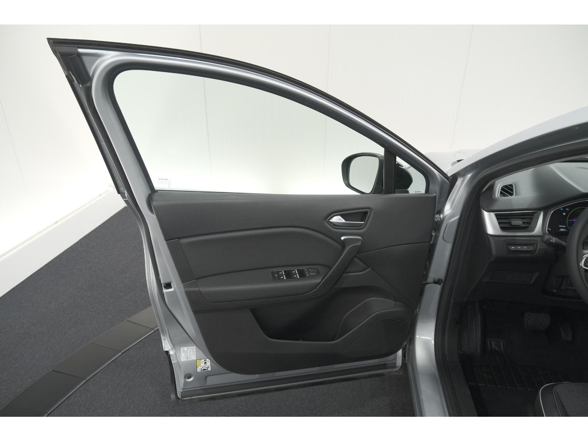 Renault Captur 1.6 E-Tech full hybrid 145 techno | Camera | Parkeersensoren | Climate control | Keyless
