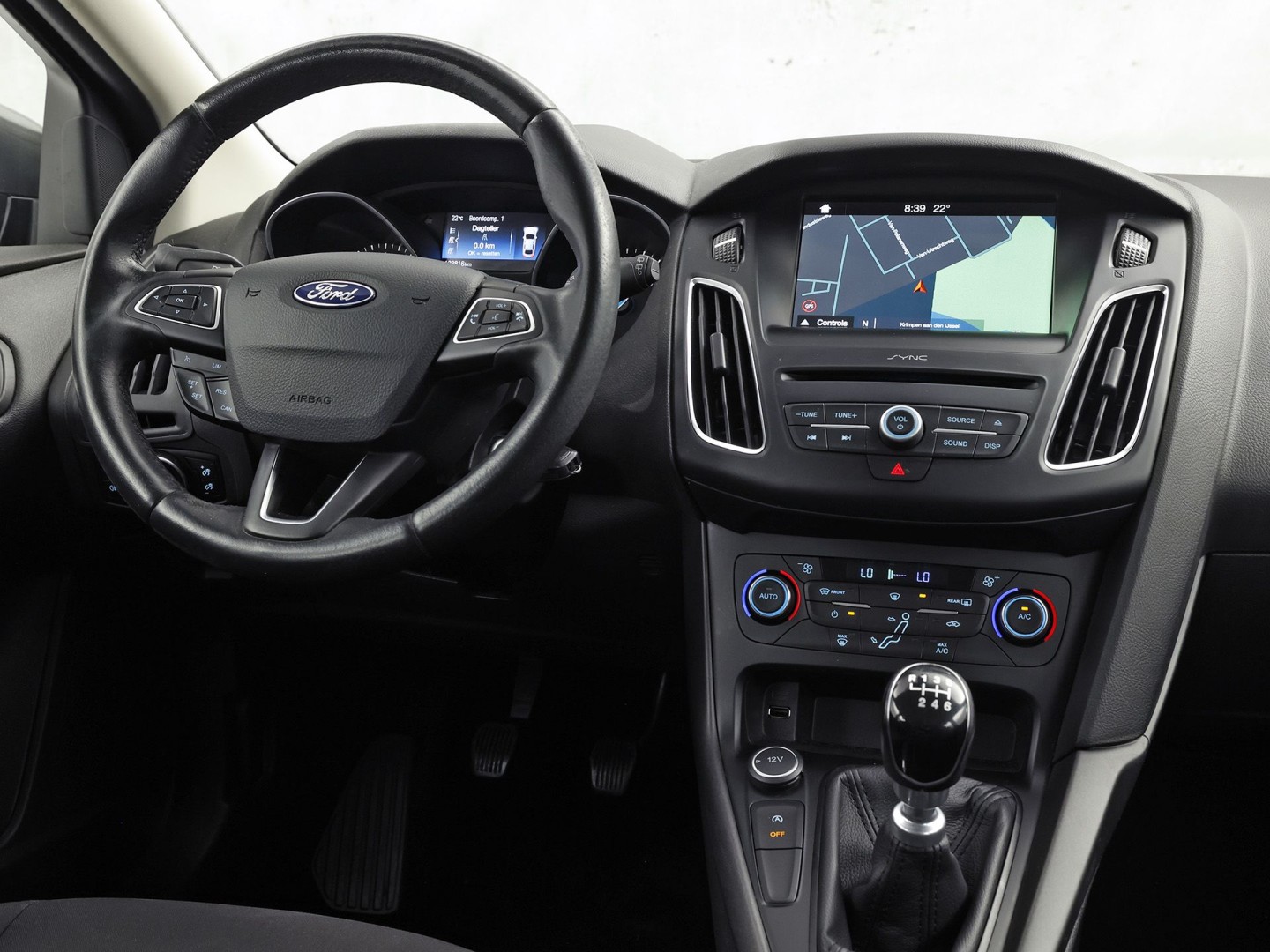 Ford Focus Wagon 1.0 Sport (APPLE CARPLAY, GROOT NAVI, CAMERA, CLIMATE, SPORTSTOELEN, TREKHAAK, CRUISE, NIEUWSTAAT)