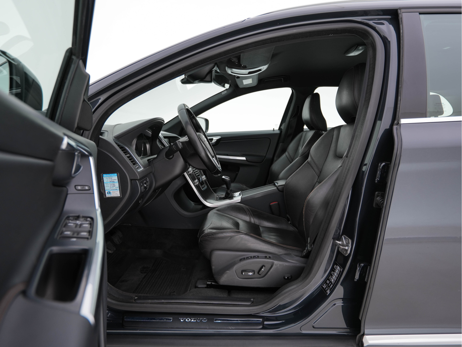 Volvo XC60 2.0 D4 FWD Ocean Race *NAVI-FULLMAP | FULL-LEATHER | MEMORY-PACK | TOWBAR | ECC | PDC | CRUISE | COMFORT-SEATS | 19"ALU*