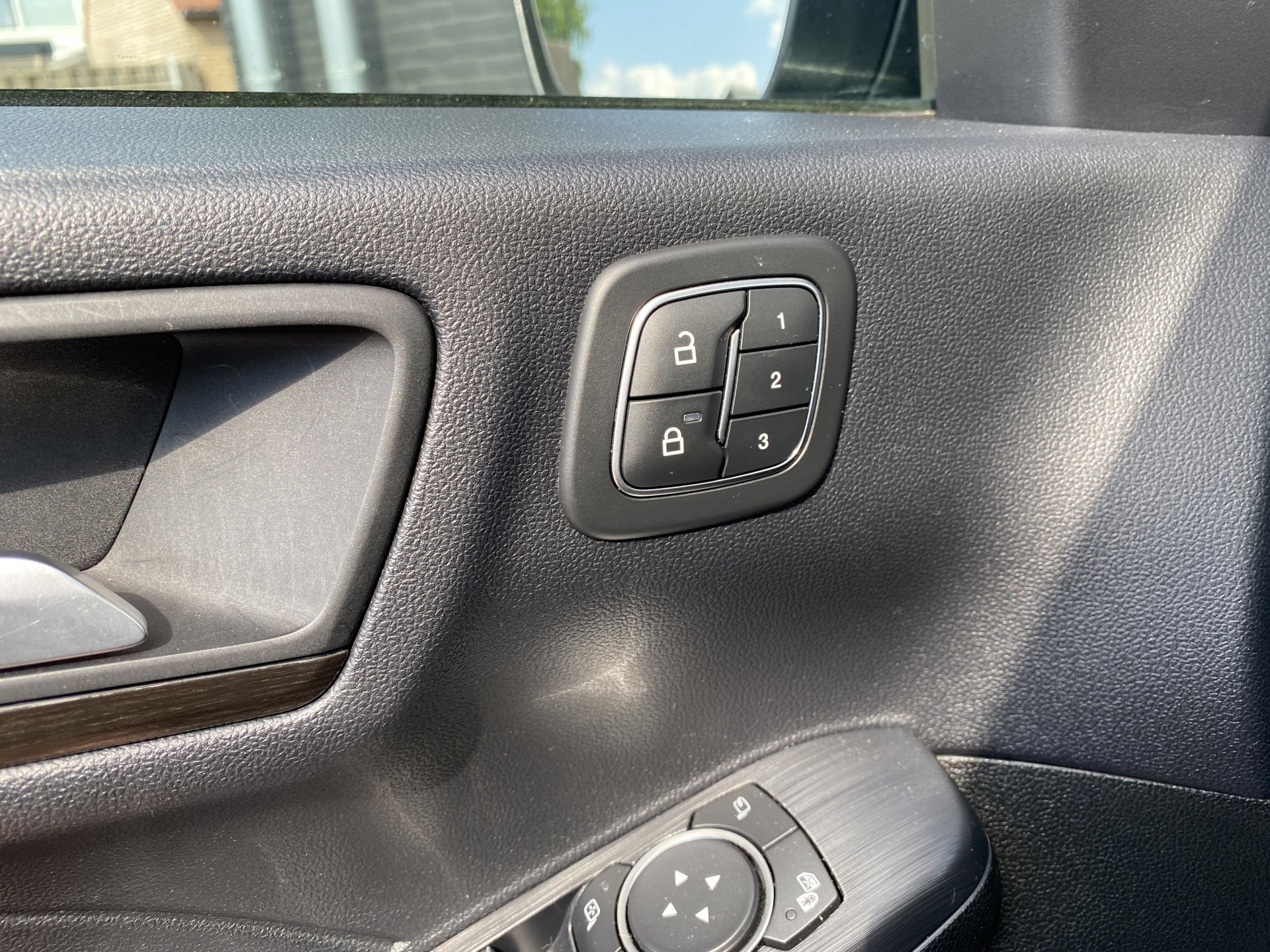Ford Kuga 2.5 PHEV Vignale 225 pk | dealer onderh. | panoramadak | leder interieur | elektr. v. stoelen | navigatie | B&O audio