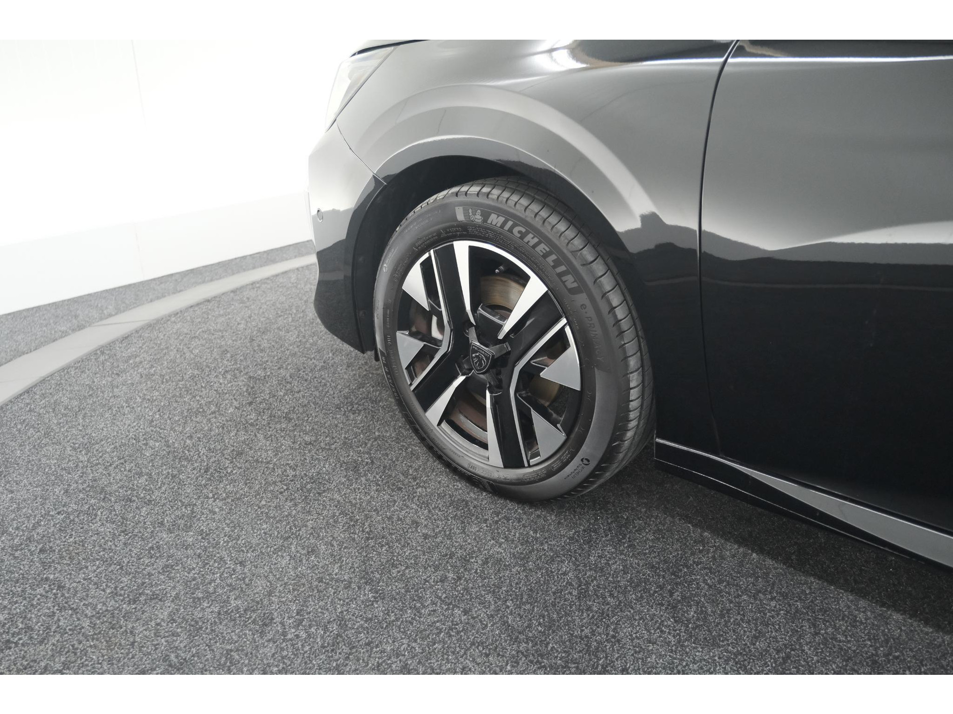 Peugeot 208 PureTech 100 Allure | 360 Camera | Dodehoekdetectie | Navigatie