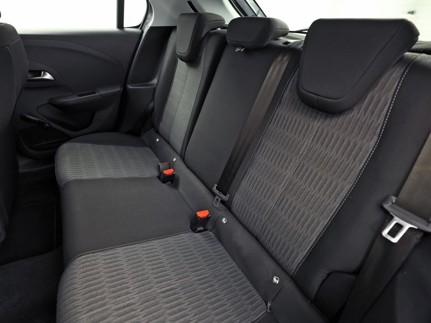 Opel Corsa 1.2 Sport (APPLE CARPLAY, GROOT NAVI, 360 CAMERA, SPORTSTOELEN, LM VELGEN, CRUISE, NIEUWSTAAT)