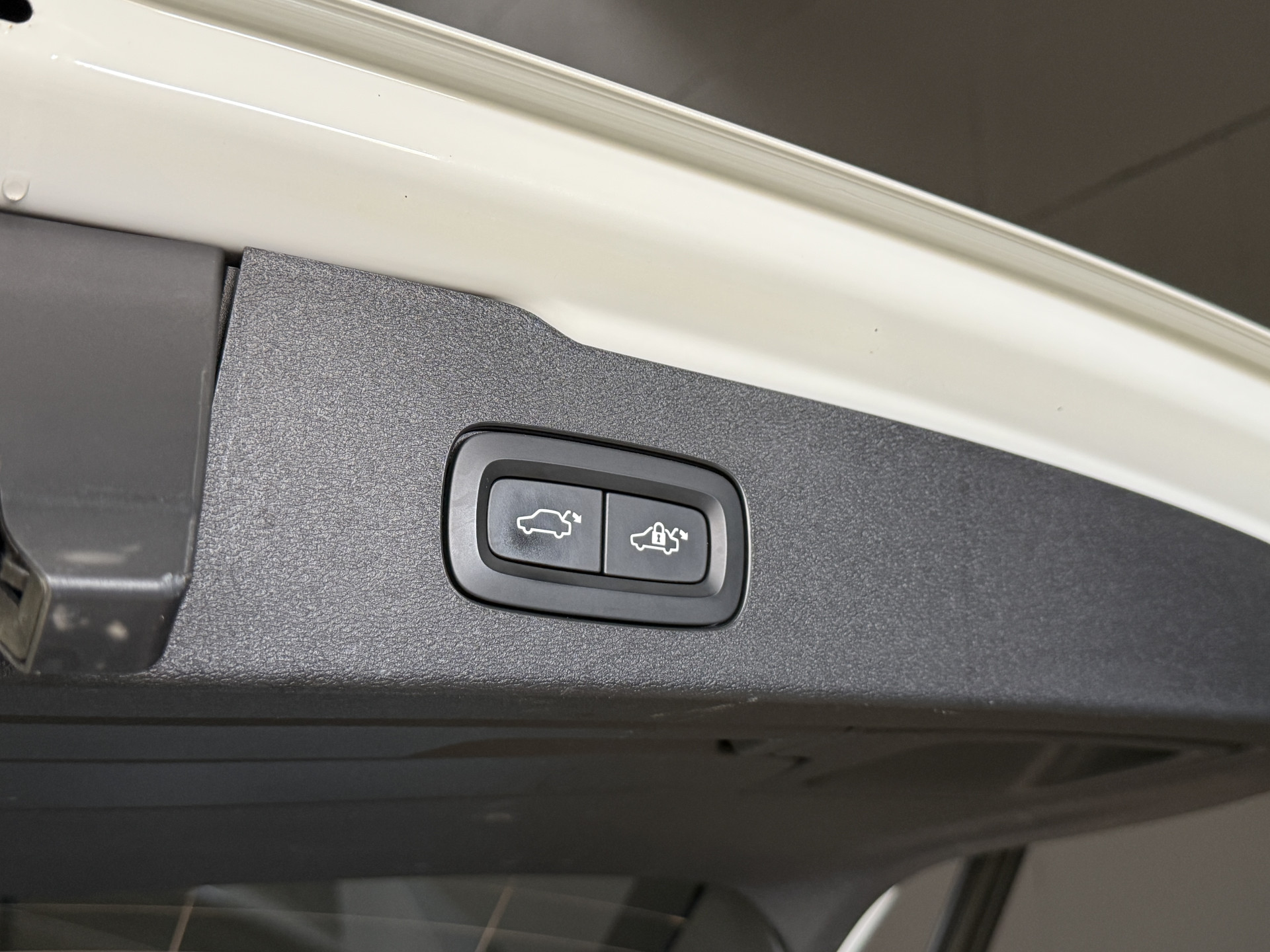 Volvo V60 2.0 T8 Twin Engine AWD Inscription | Panoramadak | 360 camera | Harman/Kardon | Adaptive cruise | Stoelverwarming