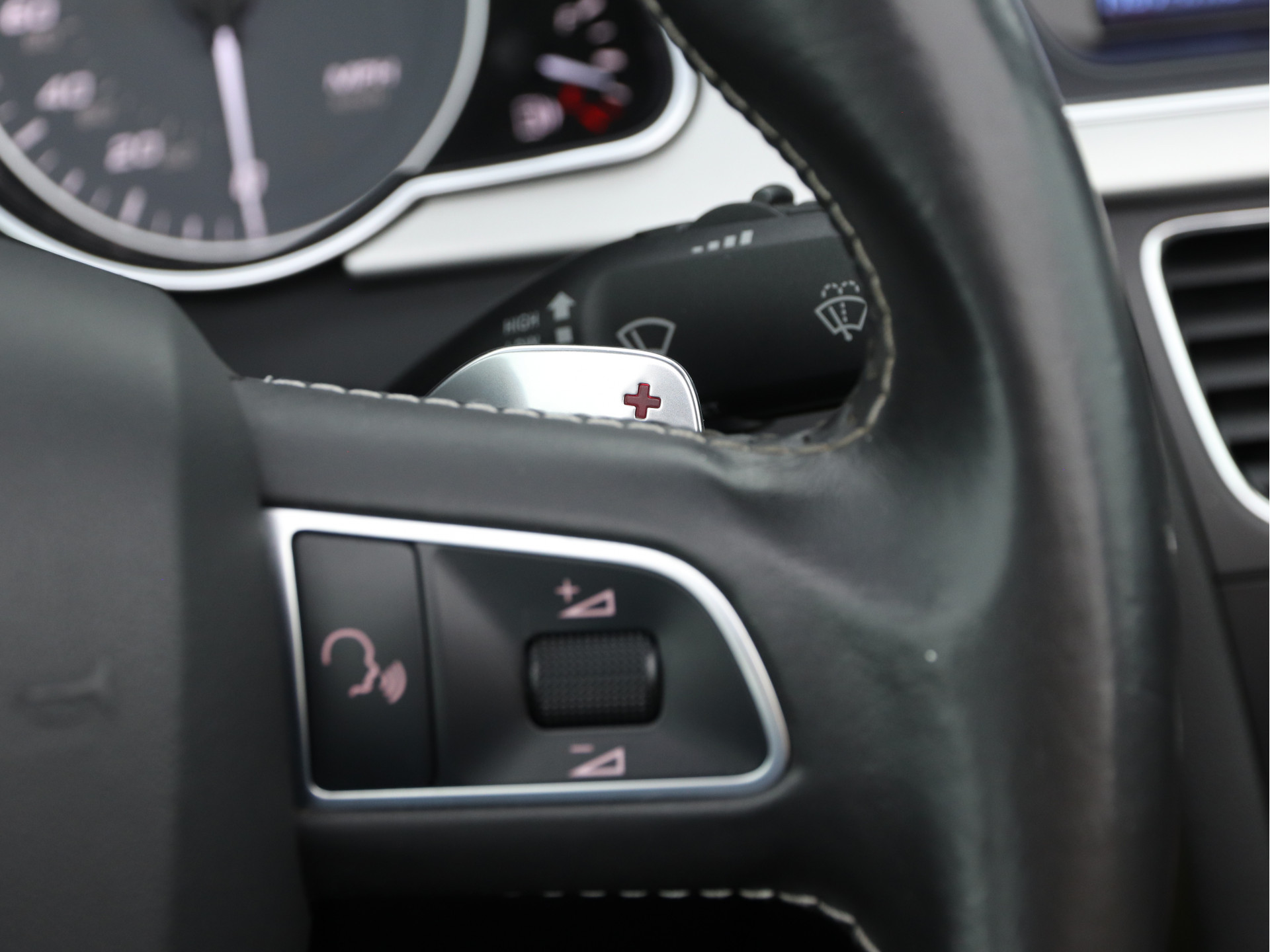 Audi S5 Cabriolet 3.0 TFSI Quattro Aut. *LEATHER | BI-XENON | NAVI-FULLMAP | BANG/OLUFSEN-AUDIO | PDC | ECC | CRUISE | CAMERA | SHIFT-PADDLES | MEMORY-PACK | HAEATED/VENTILATED-SPORTSEATS | AIRSCARF | CARBON-INLAY | KEY