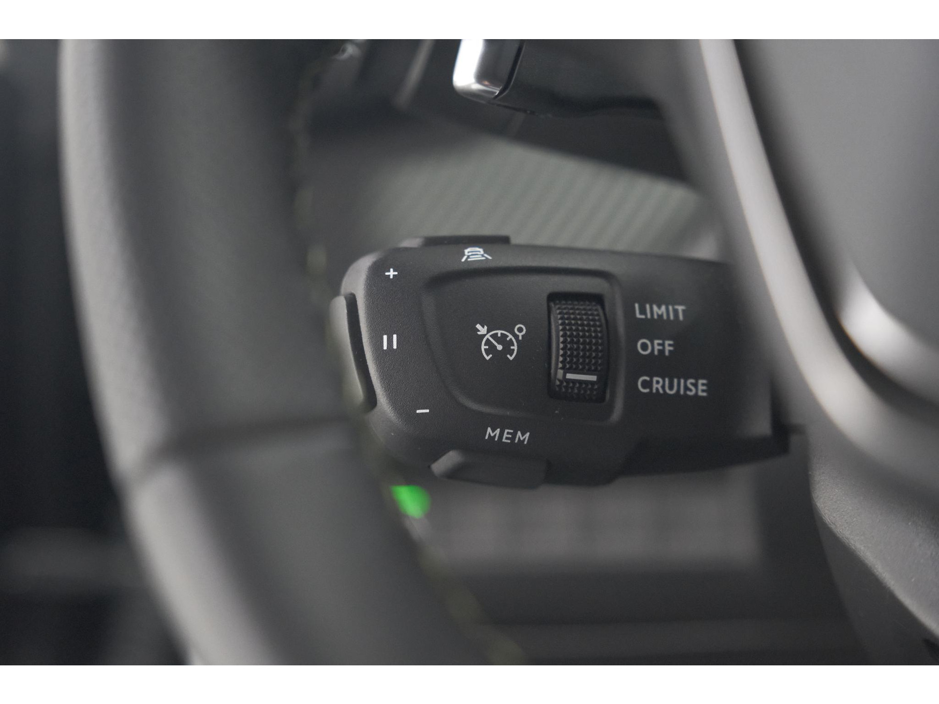 Peugeot 2008 PureTech 130 EAT8 GT | 360 Camera | Adaptieve Cruise Control | Stoelmassage | Apple Carplay