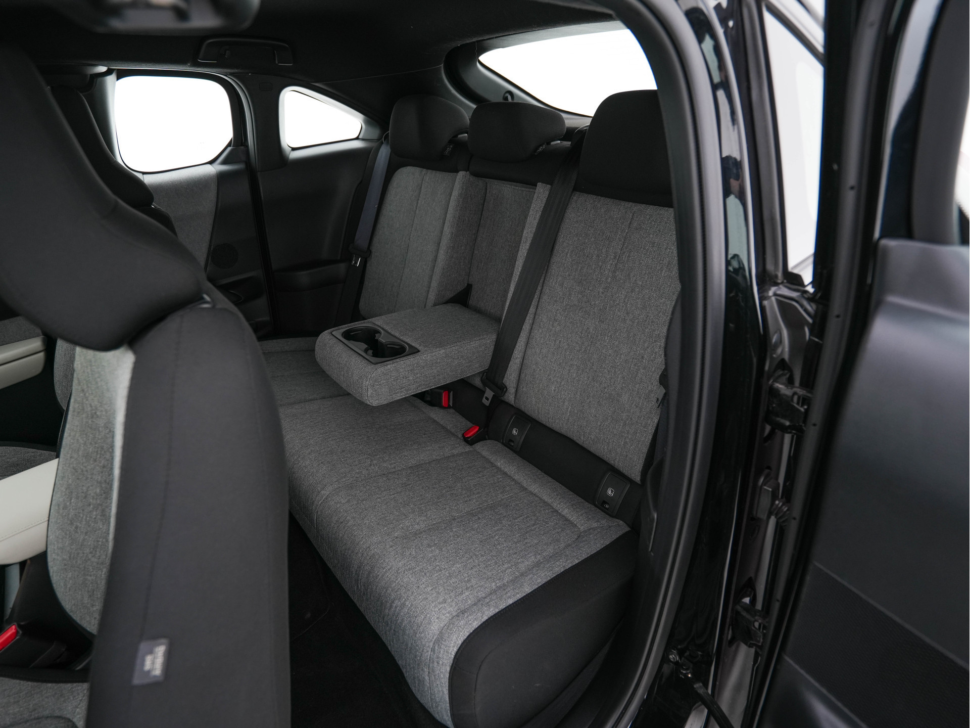 Mazda MX-30 e-SkyActiv 145 Comfort 36 kWh {SOH-94%} (INCL-BTW) *NAVI-FULLMAP | ADAPTIVE-CRUISE | BLIND-SPOT | FULL-LED | KEYLESS | CAMERA | DAB+ | HEAD-UP | DIGI-COCKPIT | COMFORT-SEATS | CCS-FASTLOADER | 18''ALU*