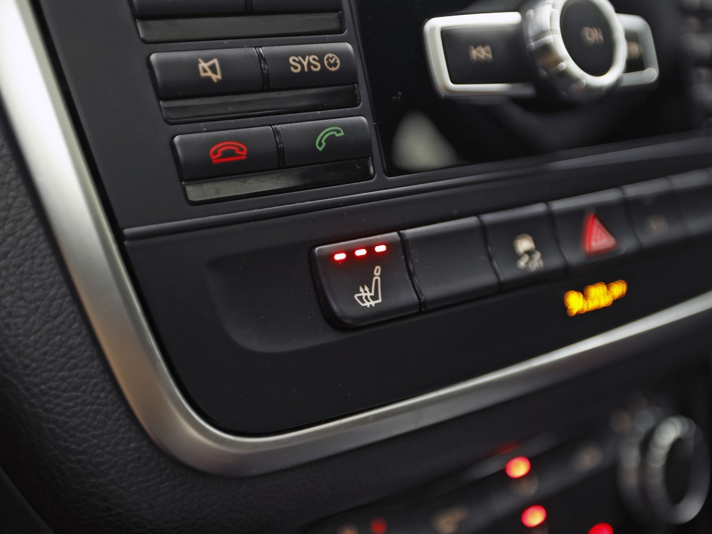 Mercedes-Benz GLA AMG 45 4MATIC Automaat 360Pk (PANORAMAKDAK, NAVIGATIE, MEMORY SEATS, KUIPSTOELEN, STOELVERWARMING, SPOILER, NIEUWE APK, NIEUWSTAAT)