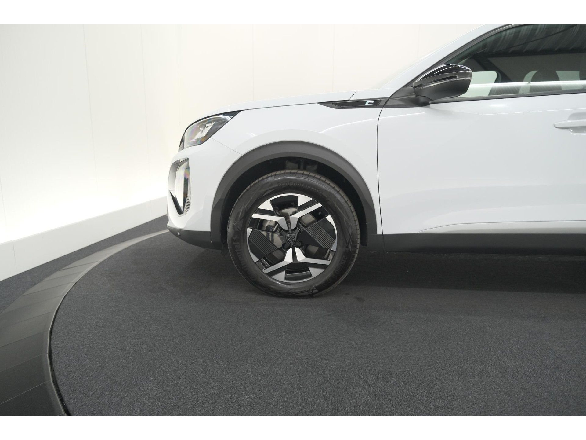 Peugeot e-2008 EV Allure 54 kWh | 97,9% SOH | 11 KW Lader | Apple Carplay | Parkeersensoren