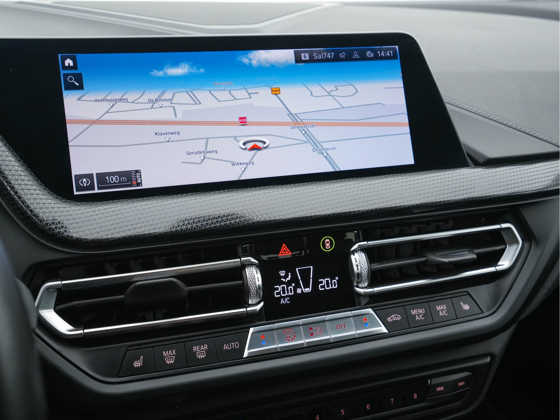 BMW 1-serie 118i High Executive Edition Sport-Line (INCL-BTW) *LEATHER | DIGI-COCKPIT | HARMAN/KARDON-AUDIO | FULL-LED | KEYLESS | NAVI-FULLMAP | DAB | CAMERA | ECC | CARPLAY | PDC | AMBIENT-LIGHT | CRUISE | SPORT-SEATS | 17"ALU*