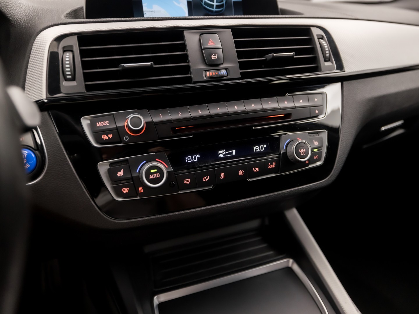 BMW M140i M Sport High Executive 340Pk Automaat (6 CILINDER, M PAKKET, HARMAN/KARDON, ALCANTARA, CAMERA, SPORTSTOELEN, M SPORTREMMEN, NAVIGATIE, STOELVERWARMING, GETINT GLAS, NIEUWSTAAT)