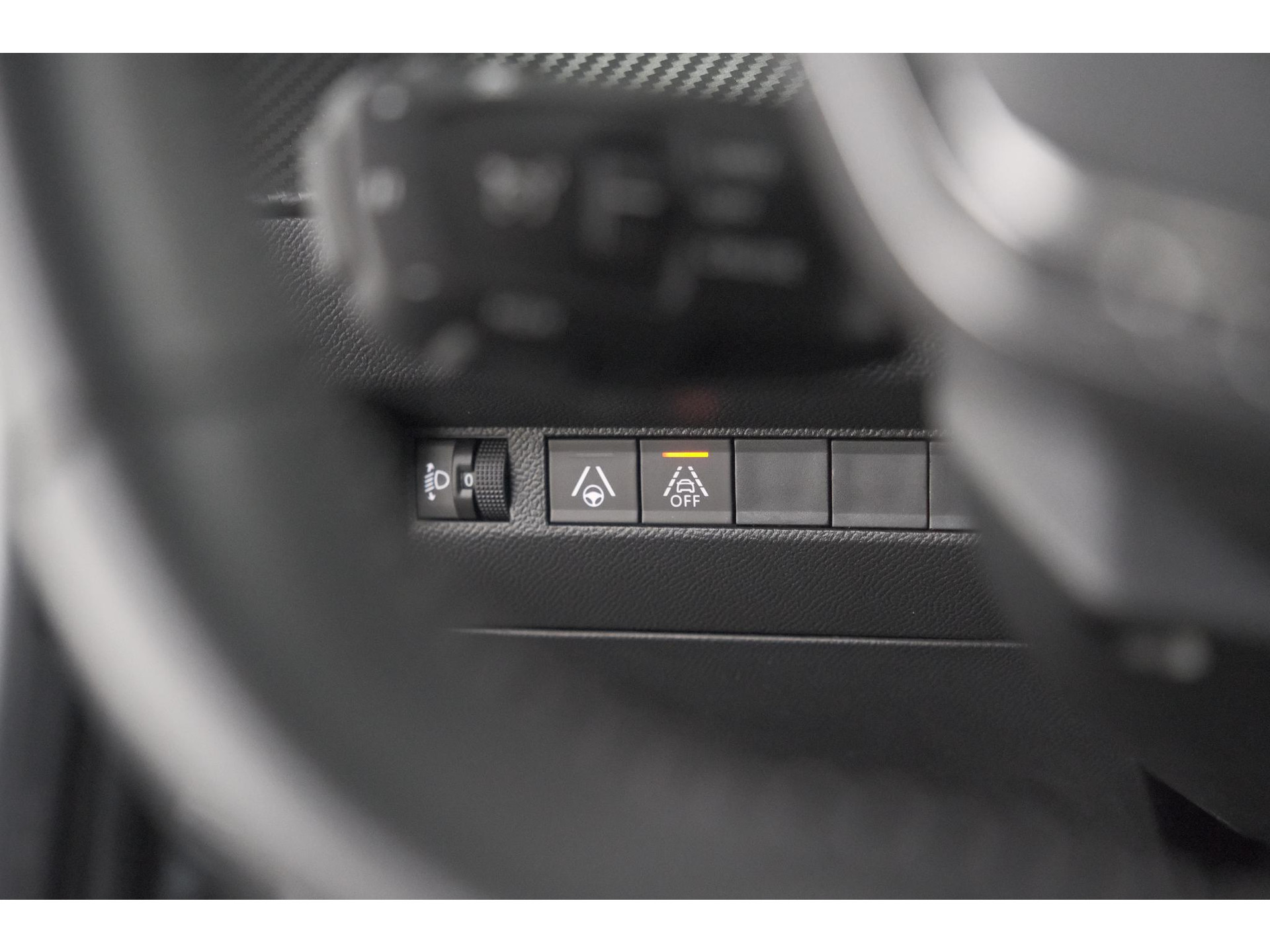Peugeot 208 PureTech 100 EAT8 Allure | Adaptieve Cruise control |  Camera | Parkeersensoren voor + achter | Navigatie | Apple Carplay