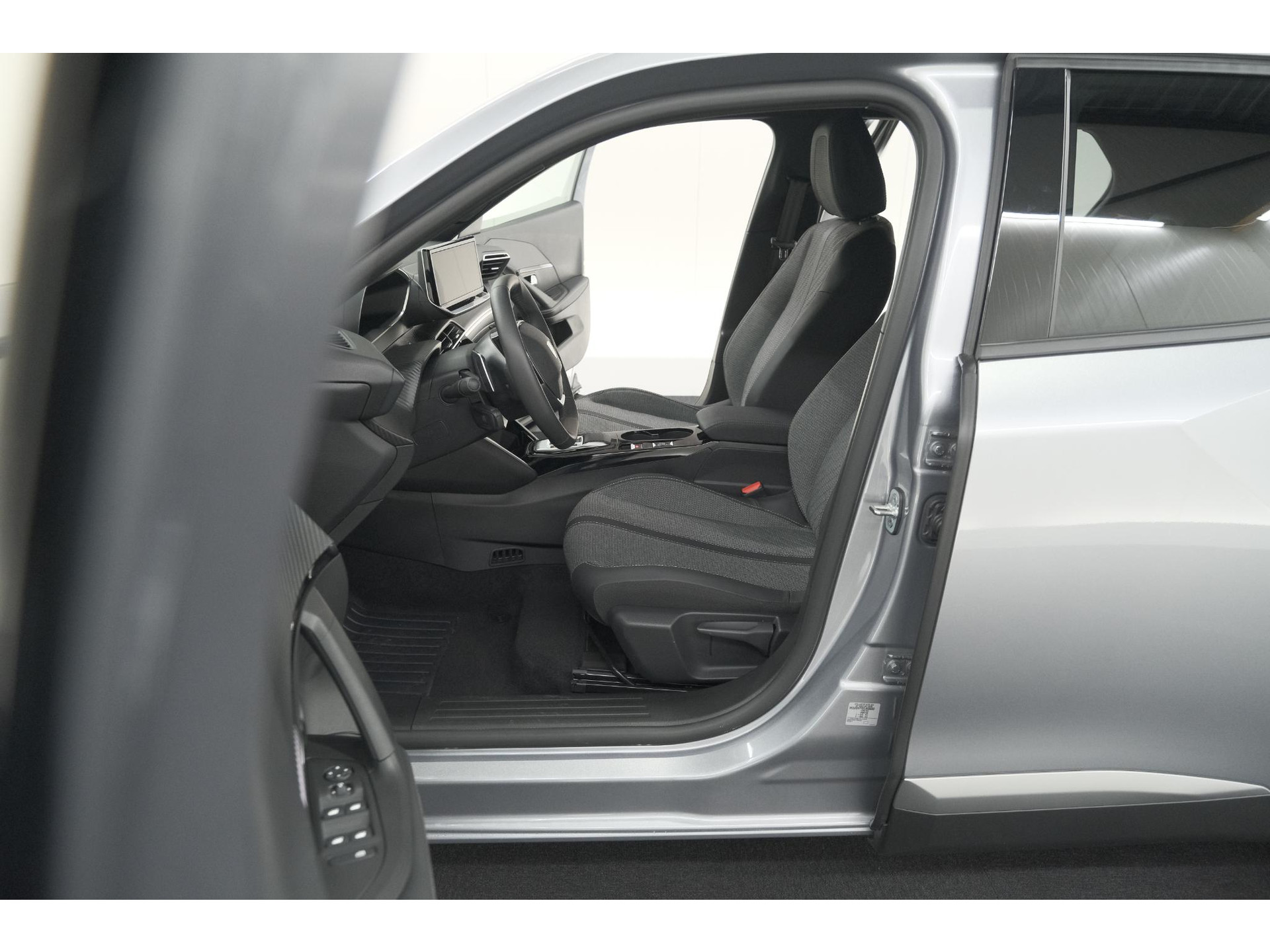 Peugeot 2008 1.2 Hybrid 145 Allure | 360 Camera | Adaptieve Cruise Control | Dodehoekdetectie | Apple Carplay