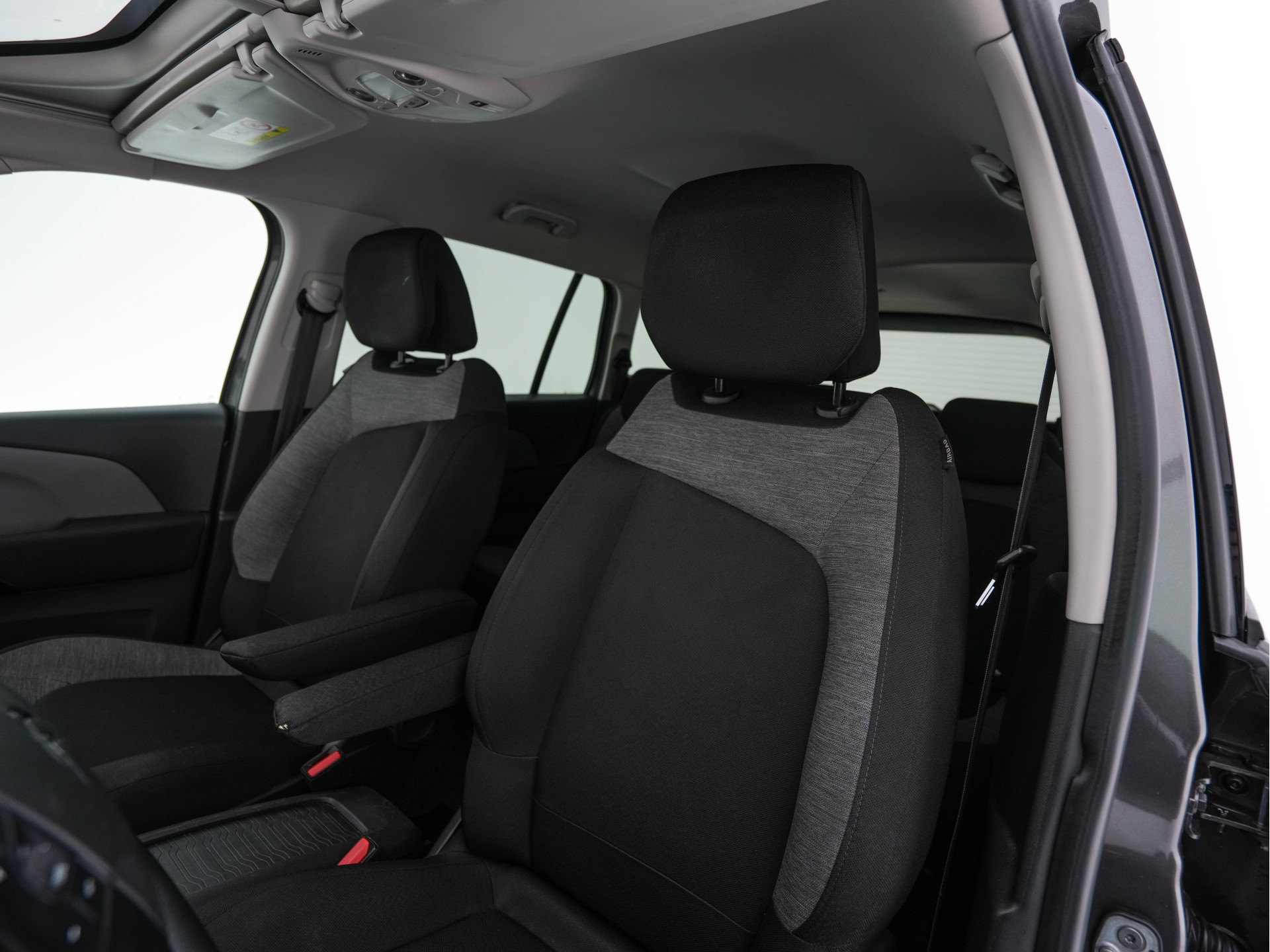 Citroën Grand C4 Picasso 1.2 PureTech Business [ 7-Pers ] Aut. *PANO-WINDOW | NAVI-FULLMAP | DIGI-COCKPIT | KEYLESS | CAMERA | COMFORT-SEATS | ECC | PDC | CRUISE | TOWBAR | PRIVACY-GLASS | SHIFT-PADDLES | 17''ALU*