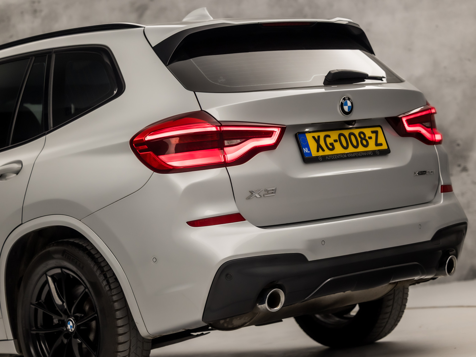 BMW X3 xDrive20i M Sport High Executive (PANORAMADAK, M PAKKET, GROOT NAVI, BRUIN LEDER, STOELVERWARMING, SPORTSTOELEN, CAMERA, ELEK ACHTERKLEP, SFEERVERLICHTING, NIEUWSTAAT)