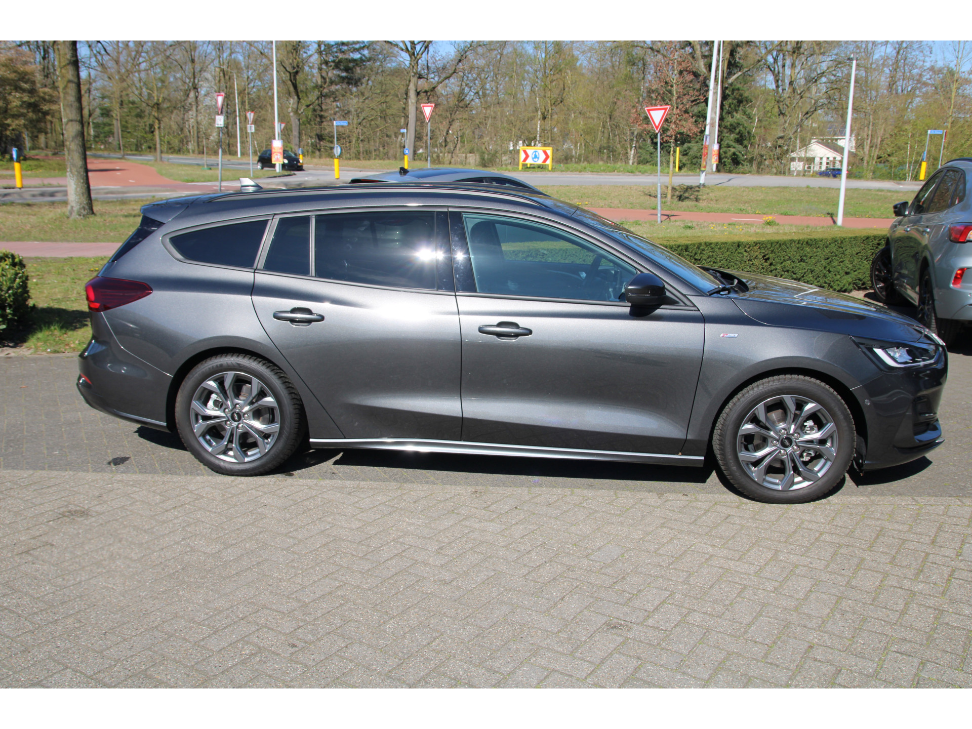 Ford Focus Wagon 1.0 EcoBoost 155 PK AUT. Hybrid ST Line X TREKHAAK AFNEEMBAAR | WINTERPACK | HEAD-UP