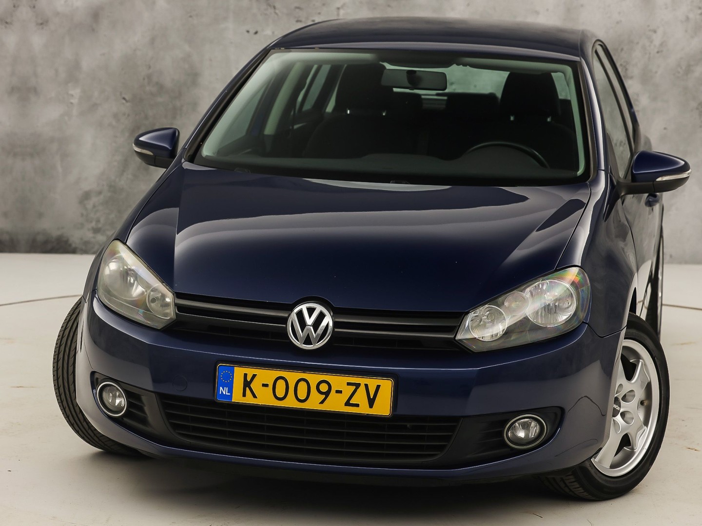 Volkswagen Golf 1.4 Sportline (CLIMATE, GETINT GLAS, LM VELGEN, SPORTSTOELEN, ARMSTEUN, NIEUWE APK, NIEUWSTAAT)