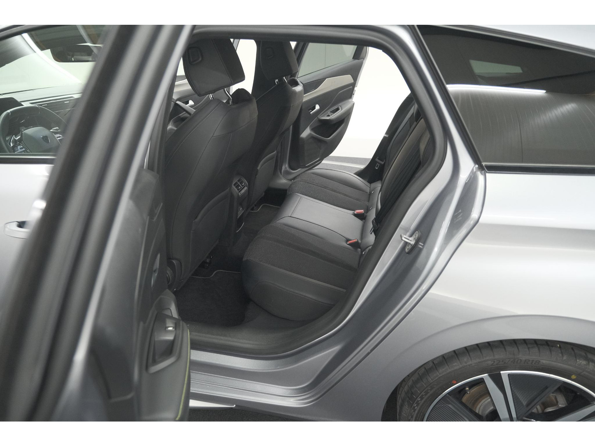 Peugeot 308 SW 1.2 Hybrid 136 e-DCS6 GT | Camera | Adaptieve Cruise Control | Apple Carplay