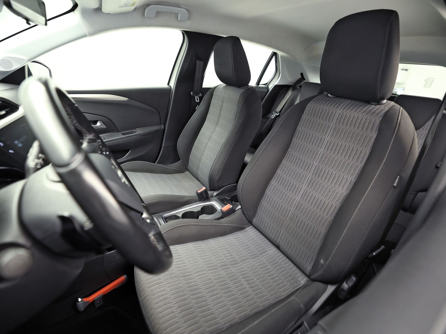 Opel Corsa 1.2 Sport Automaat (APPLE CARPLAY, GROOT NAVI, PARKEERSENSOREN, LEDER STUURWIEL, SPORTSTOELEN, LED KOPLAMPEN, LM VELGEN, CRUISE, NIEUWSTAAT)