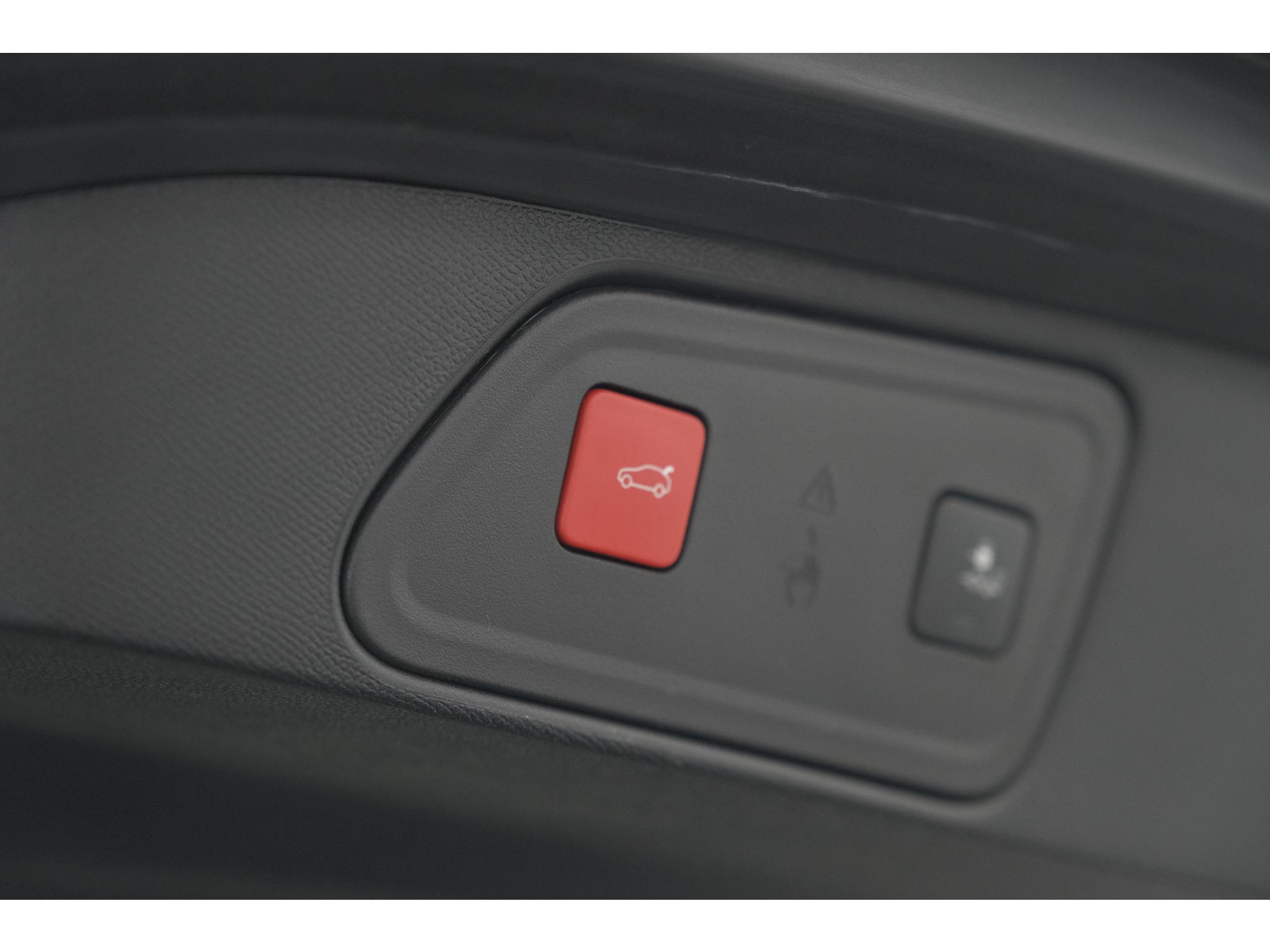 Peugeot 3008 1.2 Hybrid 136 GT | 360 Camera | Adaptieve Cruise Control | Elektronische Kofferklep | Navigatie