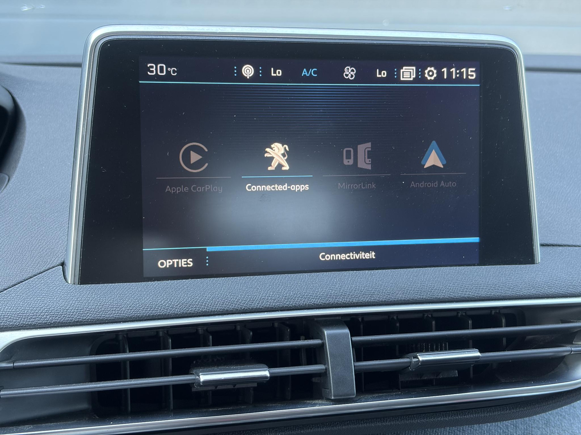 Peugeot 3008 1.2 PureTech Allure 2e Eigenaar l D-riem vv in 2023 l 360° Camera l Carplay l Dealer Onderhouden l Keyless l Stoelverwarming l Dodehoek l 6 Bak l Pdc V+A l 131pk l Bj 12-2017 l 19'' Lmv l Apk tot 12-2026