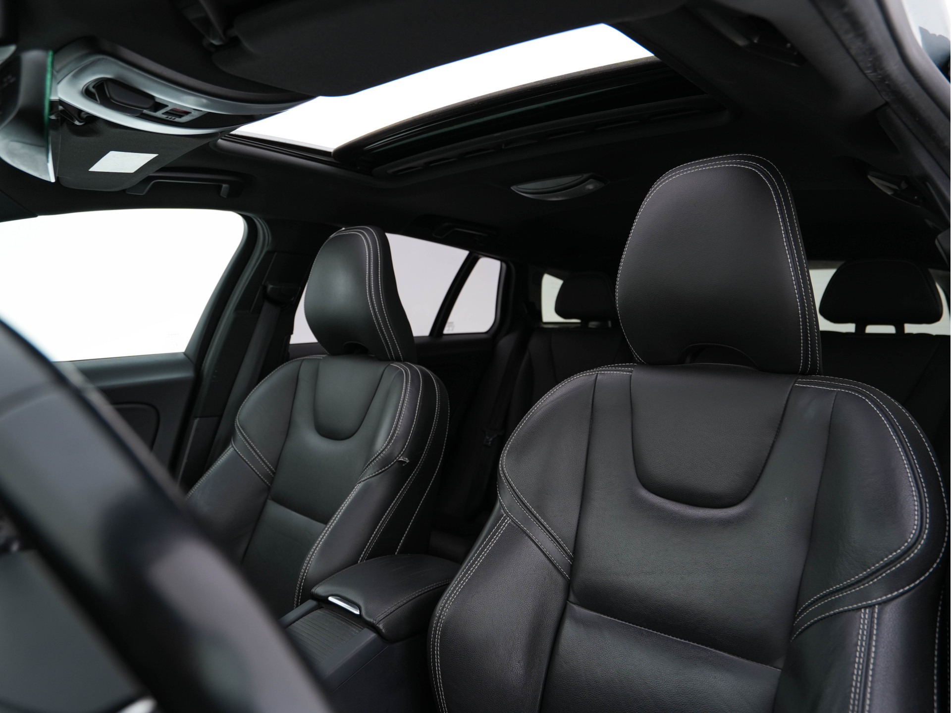 Volvo V60 2.4 D6 AWD Twin Engine Summum Aut. *PANO | NAVI-FULLMAP | LEATHER | BI-XENON | CAMERA |  ECC | PDC | CRUISE | SPORT-SEATS | PRIVACY-GLASS | TOWBAR | MEMORY-PACK | HEATED-COMFORTSEATS | 18"ALU*