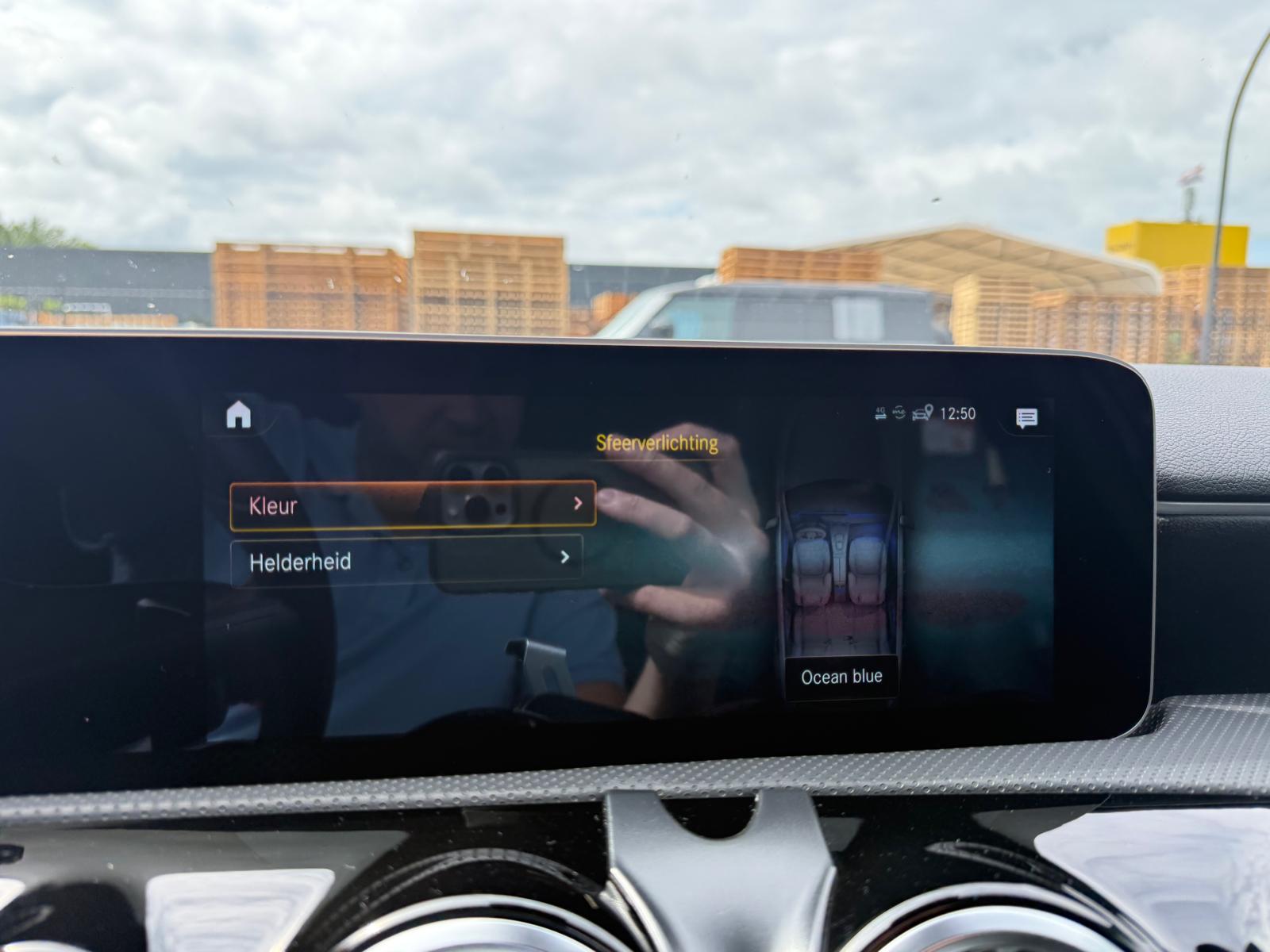 Mercedes-Benz A-klasse 250 Premium Plus | 1E EIGENAAR | 3/6/12 MND GARANTIE | PANO | LED | SFEER | BURMESTER | CARPLAY | CAMERA | NAVI | CRUISE |