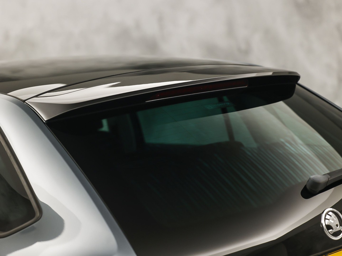 Škoda Rapid Spaceback 1.0 TSI Sport Automaat (PANORAMADAK, NAVIGATIE, CLIMATE, STOELVERWARMING, SPORTSTOELEN, GETINT GLAS, CRUISE, PARKEERSENSOREN, NIEUWSTAAT)