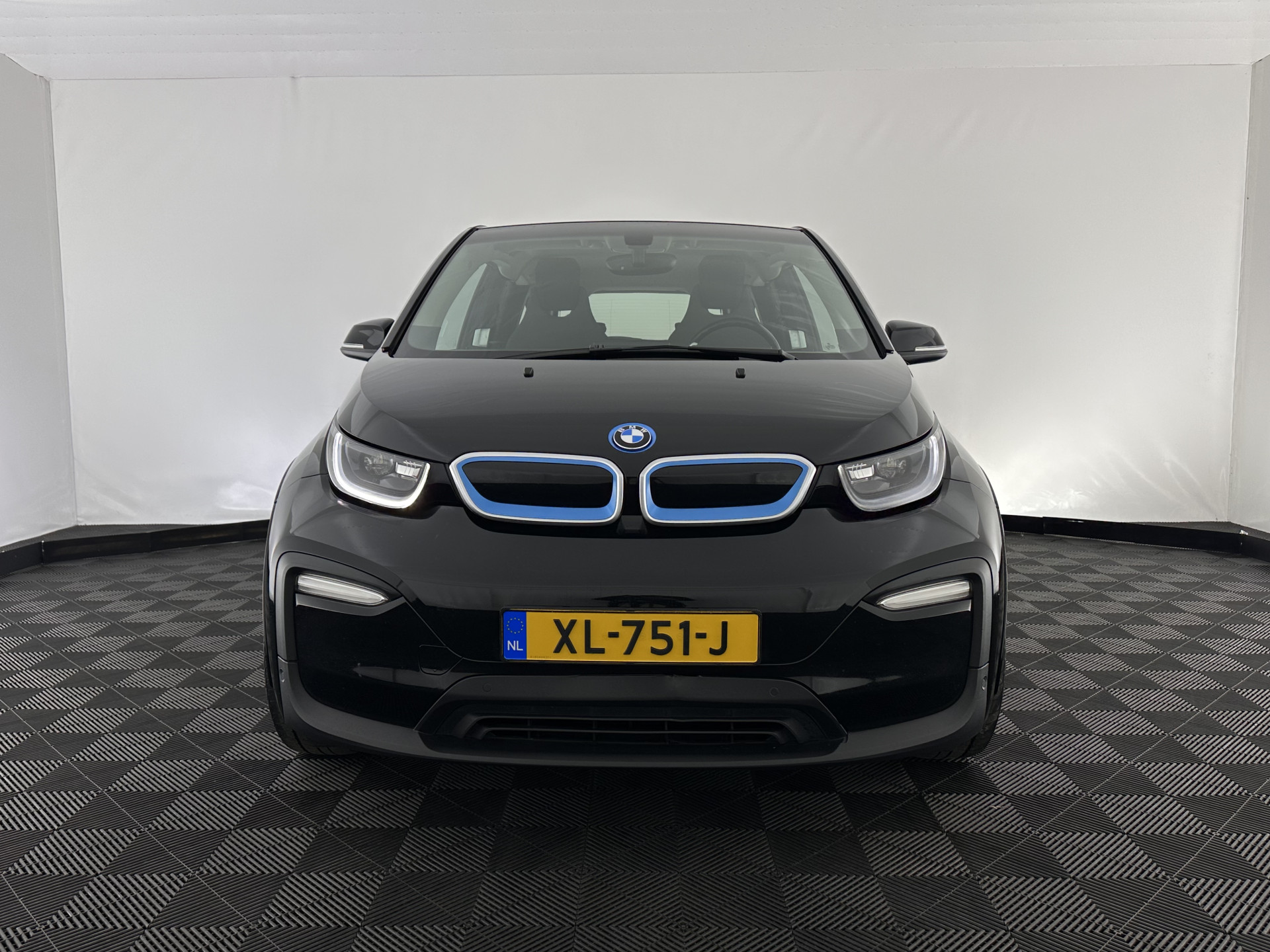 BMW i3 Basis 120Ah Sport 42 kWh [ 3-Fase-11kW ] {SOH-100%} (INCL-BTW) *HEATPUMP | FULL-LED | NAVI-FULLMAP | KEYLESS | COMFORTSEATS | ECC | CCS-FASTLOADER | PDC | DIGI-COCKPIT | CRUISE | 20''ALU*