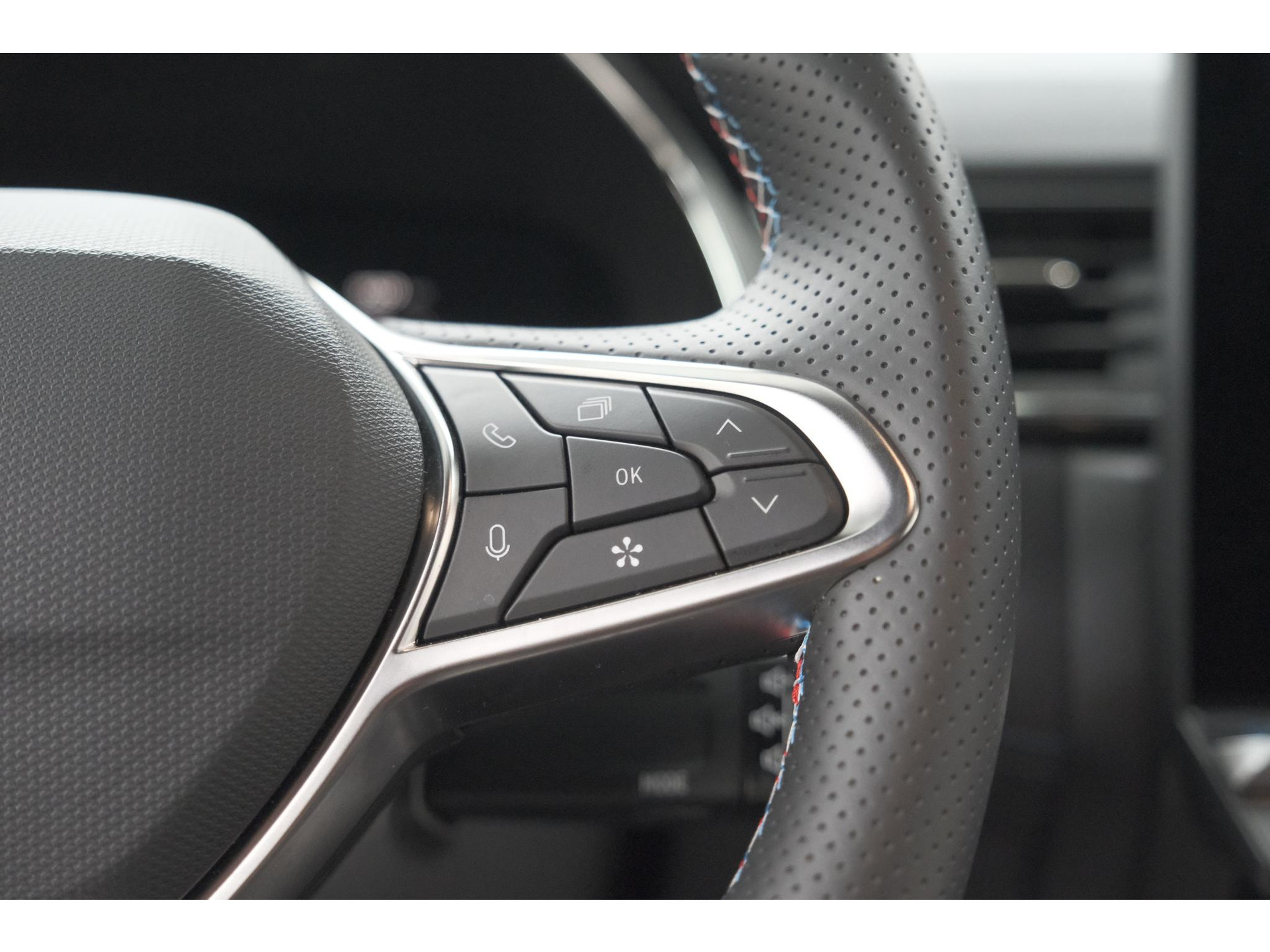 Renault Captur 1.8 E-Tech Full Hybrid 160 Esprit Alpine | 360 Camera | Dodehoekdetectie | Adaptieve Cruise Control
