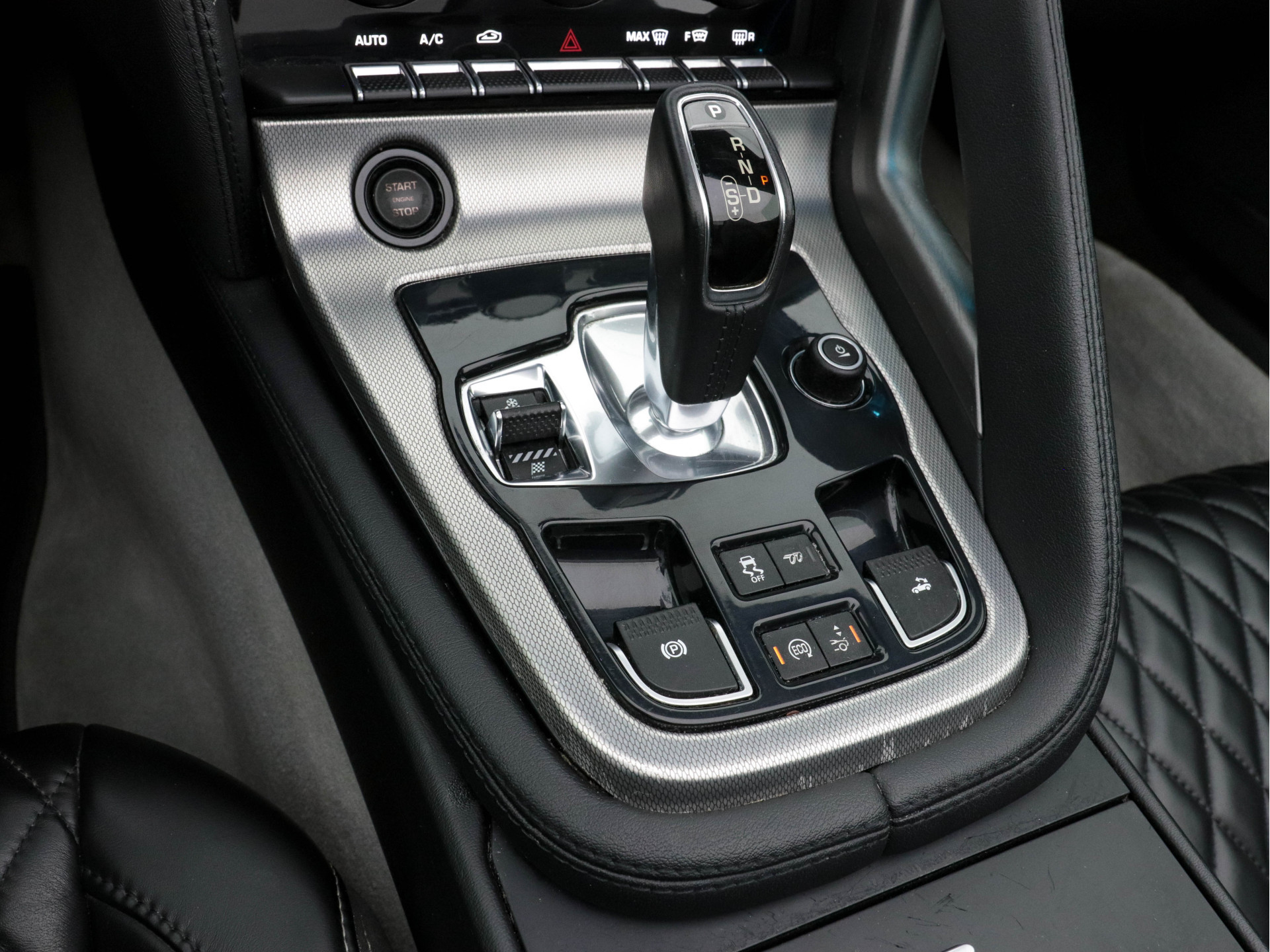 Jaguar F-TYPE 3.0 V6 Convertible Aut. *LEATHER | BI-XENON | NAVI-FULLMAP | CAMERA | MEMORY-PACK | KEYLESS | DAB | SHIFT-PADDLES | ECC | HEATED-SPORTSEATS | PDC | AIRSCARF | CRUISE | 19"ALU*