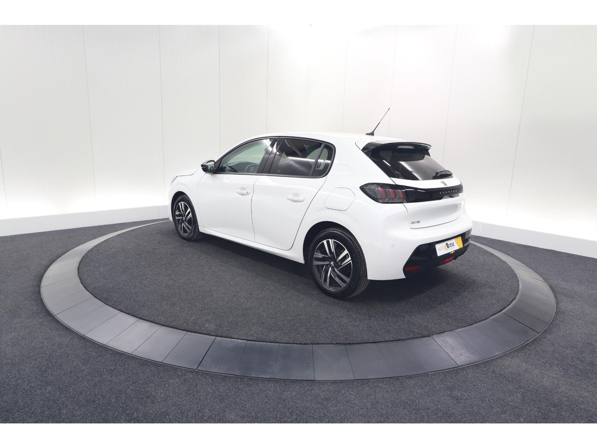 Peugeot 208 PureTech 100 Allure | Adaptieve Cruise Control | Camera | Apple Carplay