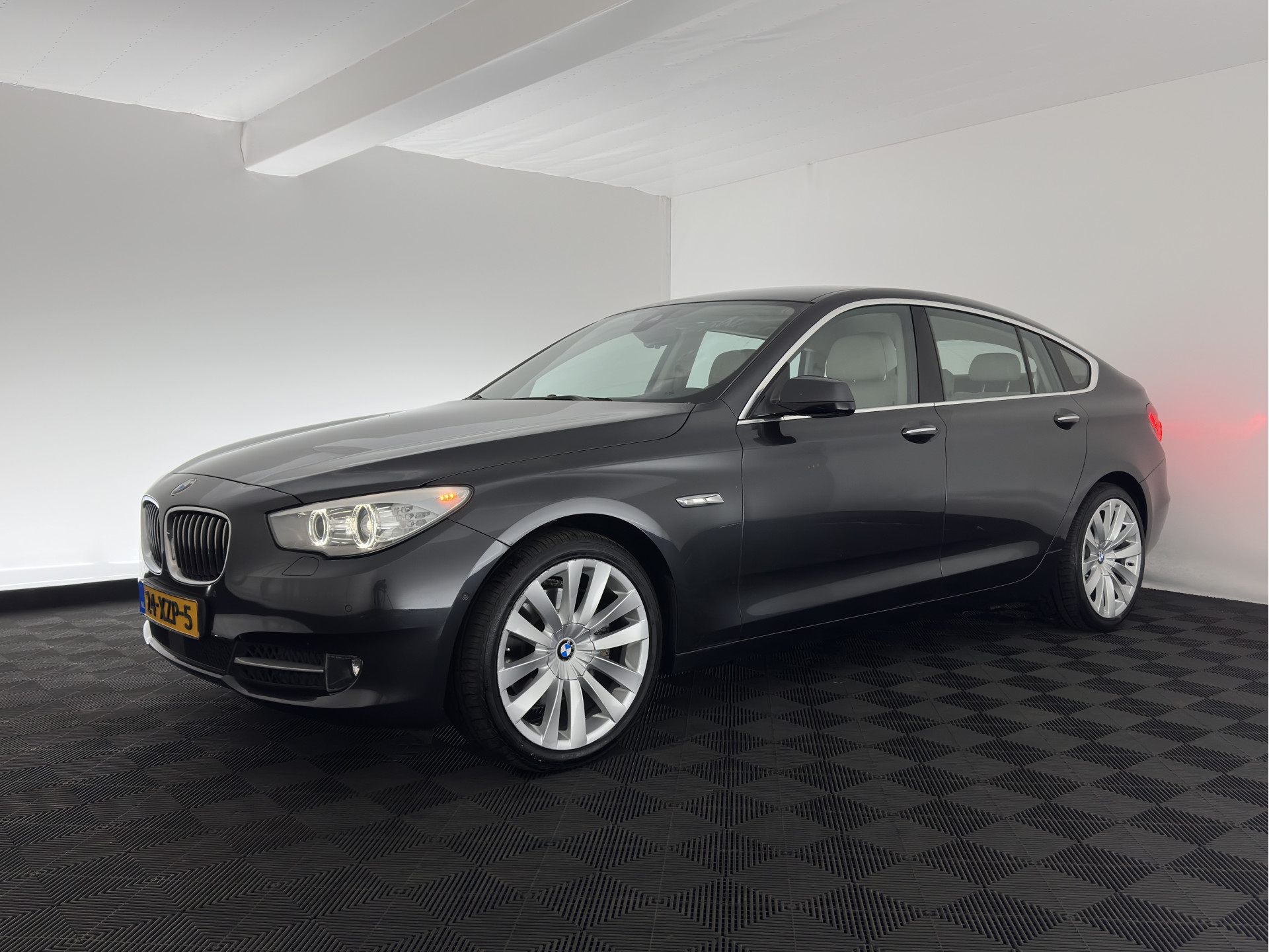 BMW 5-serie Gran Turismo 520d High Executive Aut. *HEAD-UP | ADAPTIVE-CRUISE | LUXURY-LEATHER | XENON | MEMORY-PACK | TOP-VIEW | HIFI-SOUND | NAVI-FULLMAP | ECC | PDC*