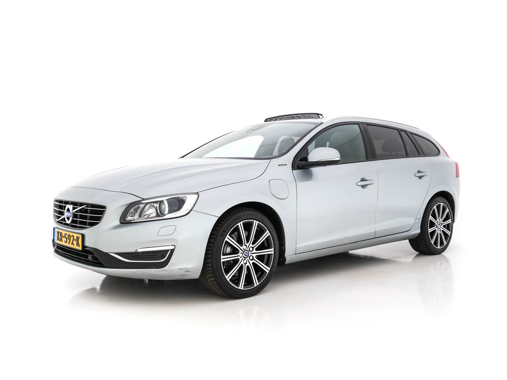 Volvo V60 2.4 D6 AWD Twin Engine Summum Aut. *PANO | NAVI-FULLMAP | LEATHER | BI-XENON | CAMERA |  ECC | PDC | CRUISE | SPORT-SEATS | PRIVACY-GLASS | TOWBAR | MEMORY-PACK | HEATED-COMFORTSEATS | 18"ALU*