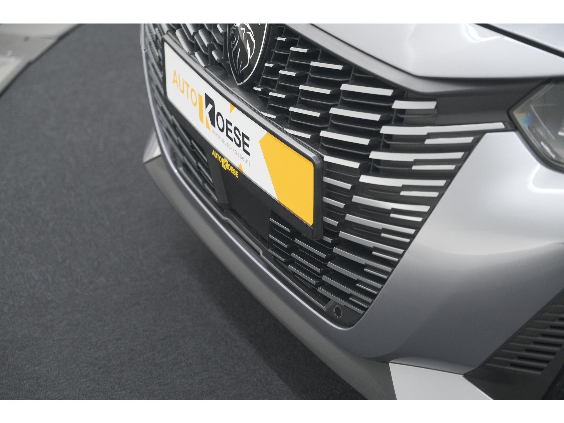 Peugeot 208 PureTech 100 Allure | Apple Carplay | Parkeersensoren | Climate Control