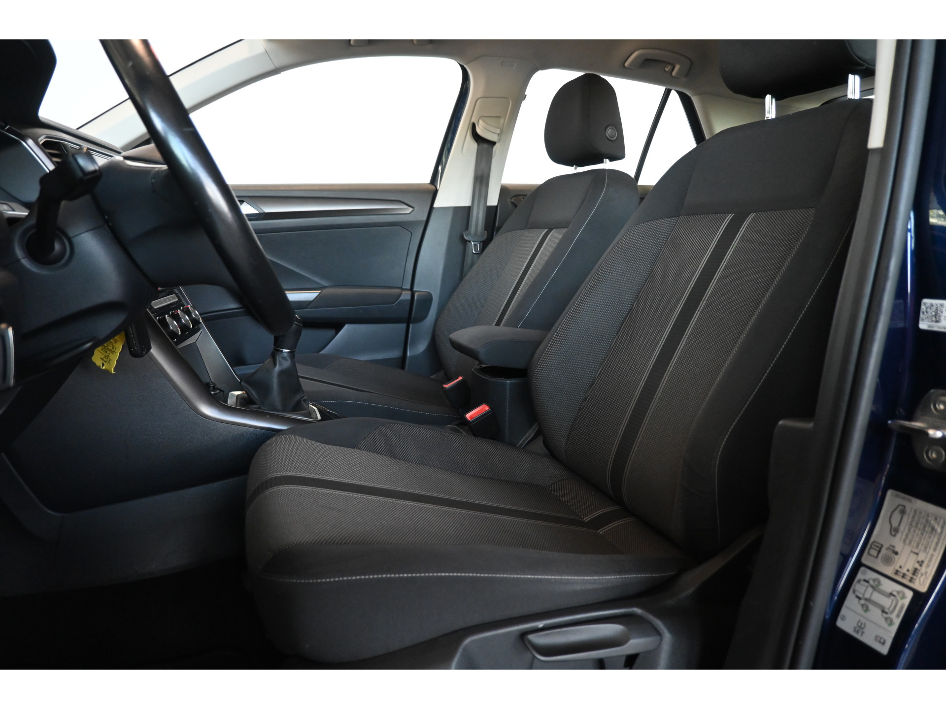 Volkswagen T-Roc 1.0 TSI Style Clima Adaptieve cruise Navigatie PDC Licht metaal Inruil mogelijk