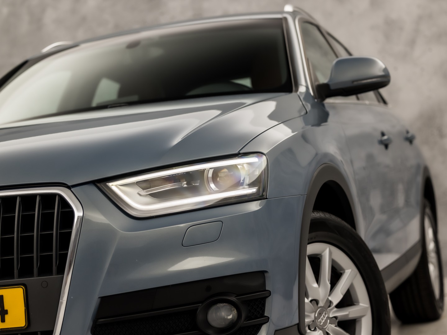 Audi Q3 2.0 TFSI Quattro Sport 211Pk Automaat (NAVIGATIE, CLIMATE, ZWART HEMEL, BRUIN LEDER, SPORTSTOELEN, CRUISE, PARKEERSENSOREN, XENON, NIEUWSTAAT)