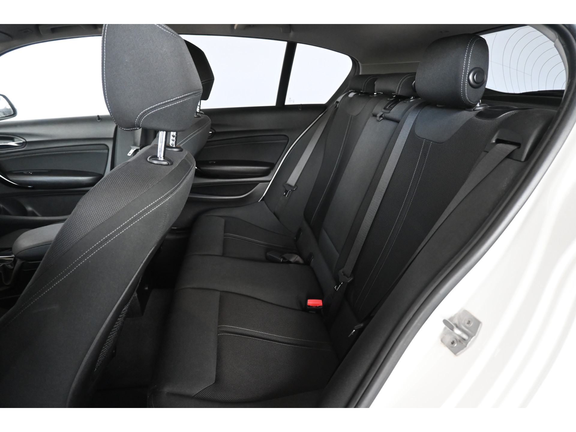 BMW 1-serie 116i Sport Cima Navigatie Pdc Cruise Control LED Stoelverwarming Inruil Mogelijk!