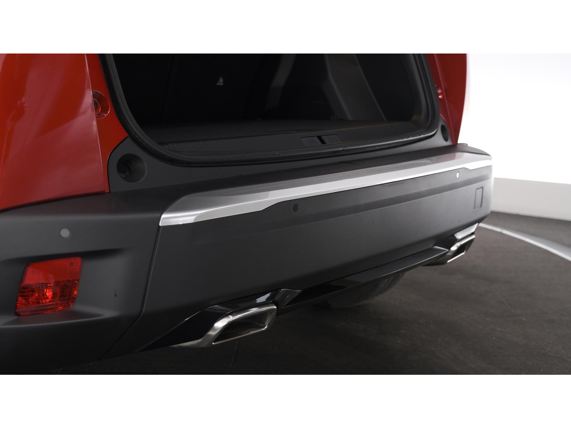 Peugeot 2008 PureTech 130 GT | Camera | Dodehoekdetectie | Navigatie | Parkeersensoren | Stoelverwarming