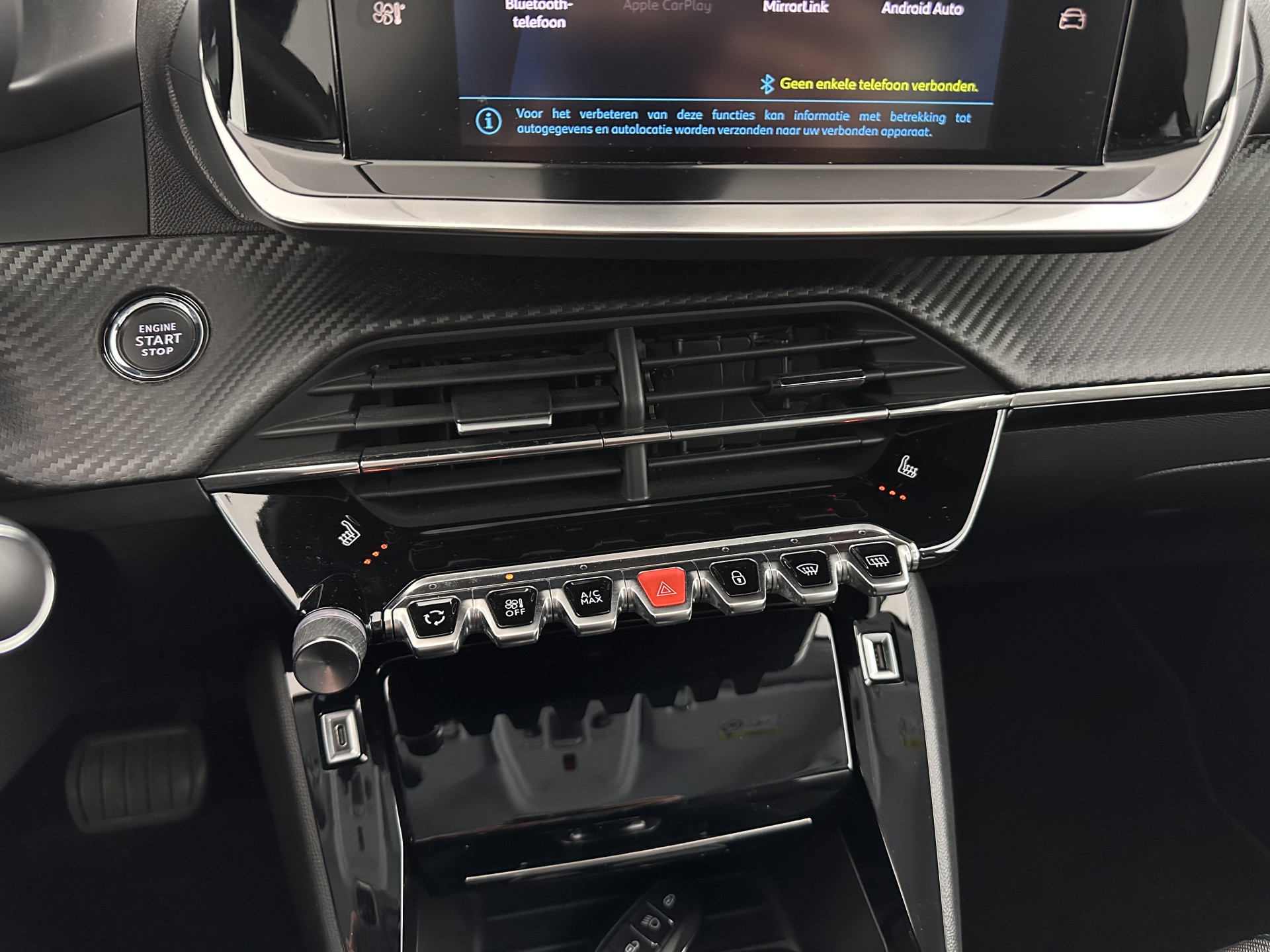 Peugeot e-208 EV Allure Pack 50 kWh (3-Fase-11kW) {SOH-89%} Aut.*HEATPUMP | LEATHER-FABRIC | FULL-LED | DIGI-COCKPIT | BLINDSPOT | CAMERA | AMBIENTLIGHT | NAVI-FULLMAP | LANE-ASSIST | KEYLESS | DAB | PRIVACYGLASS | HEATED-SPORTSEATS | CARPLAY | 16"ALU