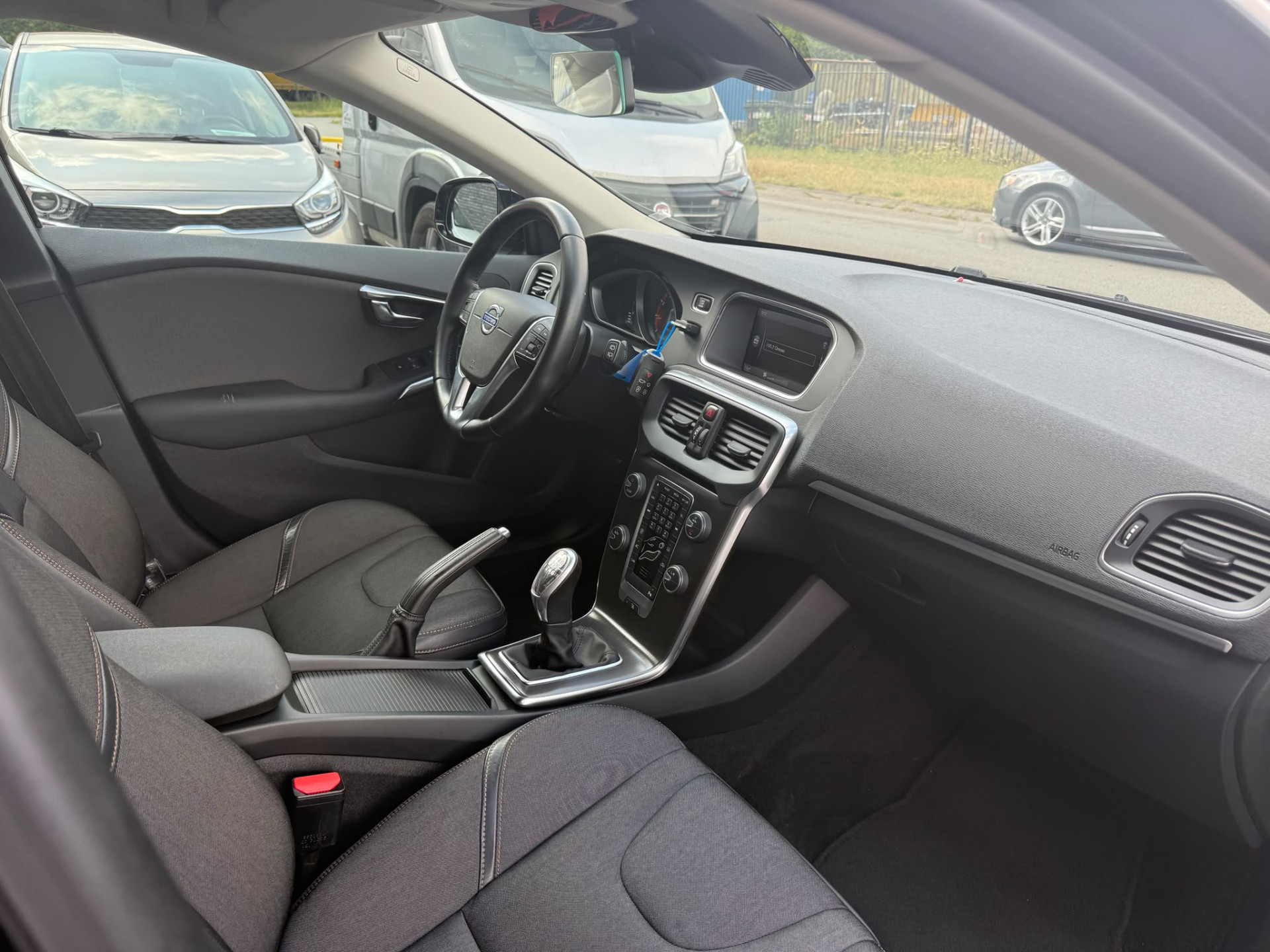 Volvo V40 Cross Country 1.6 T4 Momentum | 2E EIGENAAR | 3/6 OF 12 MND GARANTIE | NAVI | CRUISE |TREKHAAK | DEALER ONDERHOUDEN |