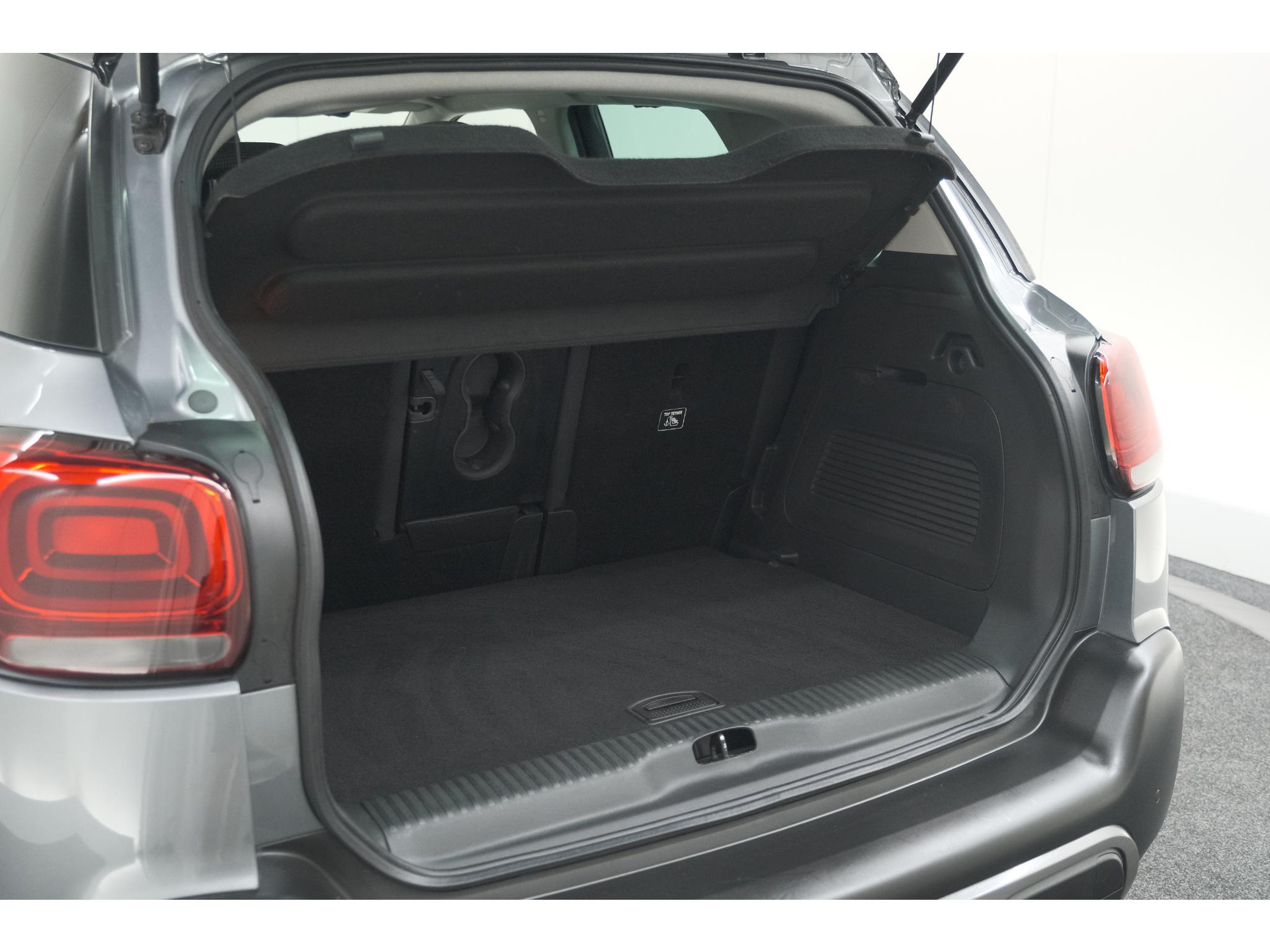 Citroen C3 Aircross PureTech 110 EAT6 Shine | Trekhaak | Panoramadak | Head-Up Display | Camera | Navigatie