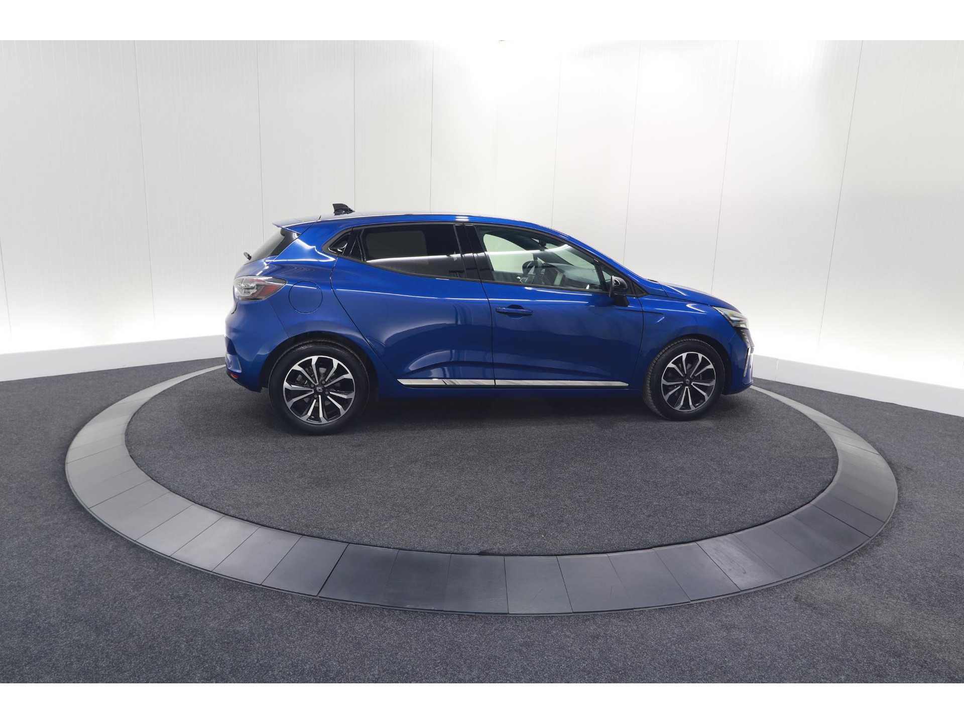 Renault Clio TCe 90 GPF techno | Nieuw Model | 360 Camera | Apple Carplay | Parkeersensoren