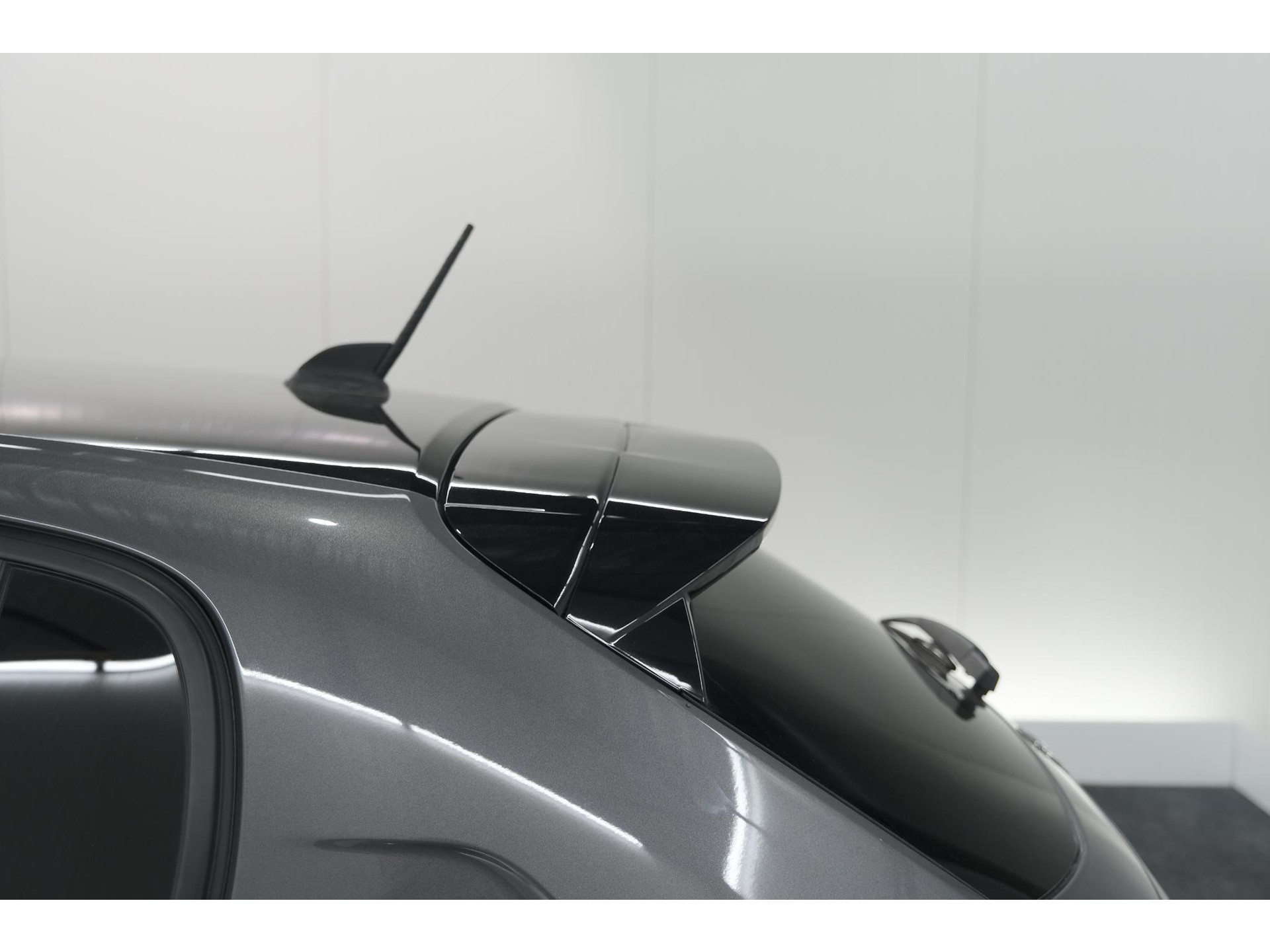 Peugeot 208 PureTech 100 GT | Camera | Adaptieve Cruise Control | Navigatie | Apple Carplay