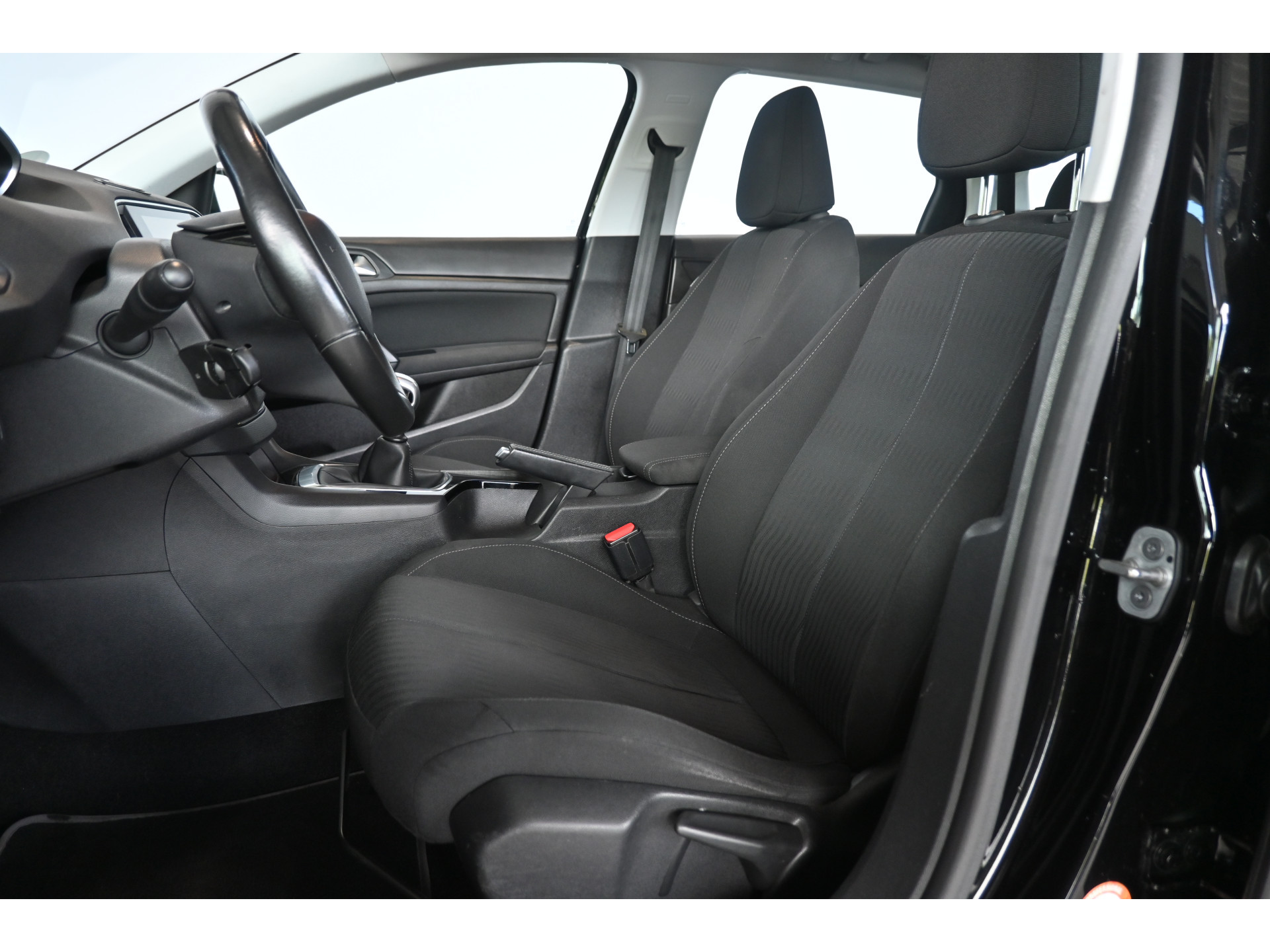 Peugeot 308 SW 1.6 BlueHDI Blue Lease Pack Nap Clima Cruise NavigatieTrekhaak PDC Goed Onderhouden! Inruil Mogelijk!